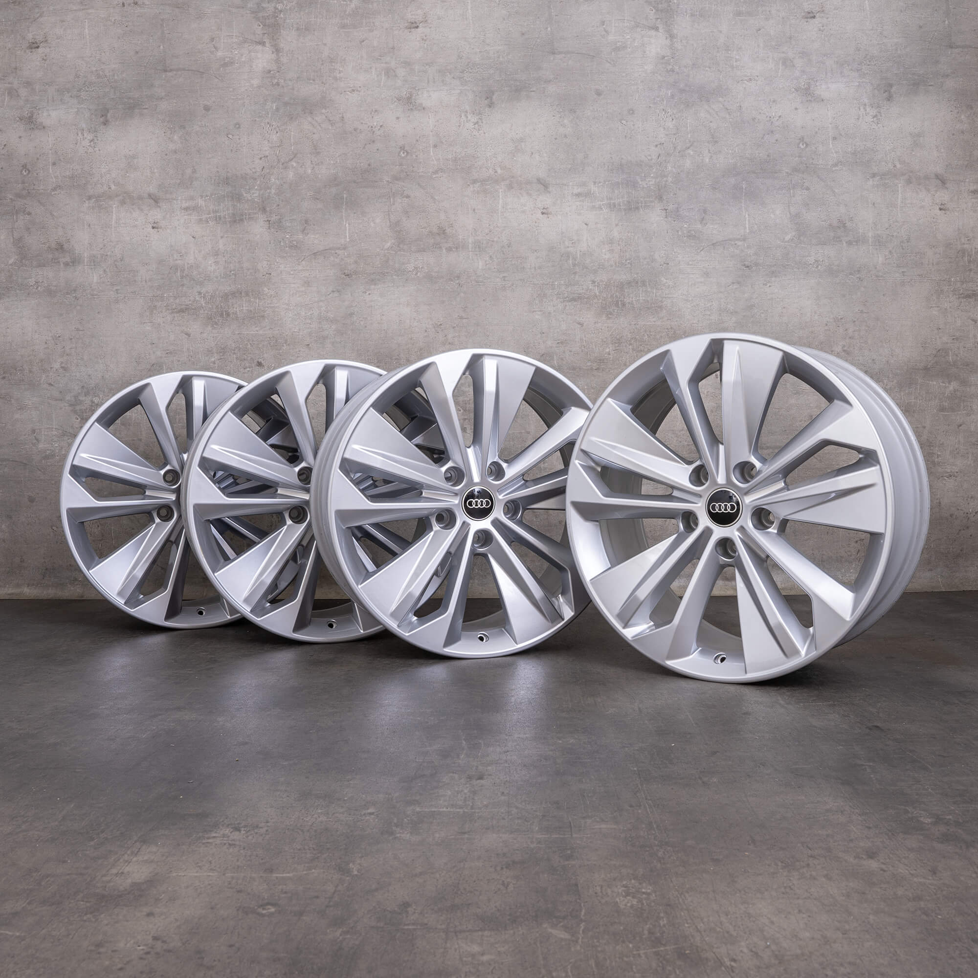Original Audi Q6 SQ6 e-tron Felgen 20 Zoll GF 85H601025BP 85H601025BQ Flax silber glanz NEU