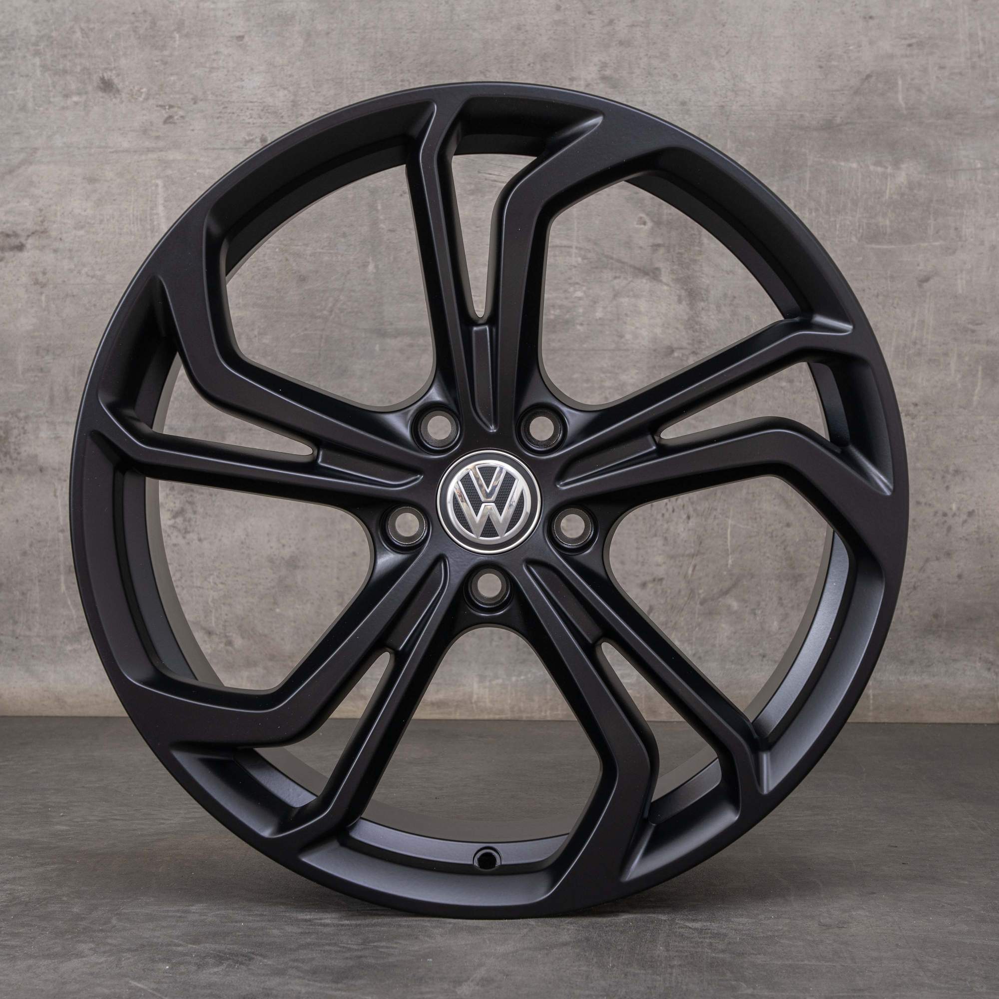 Original VW Golf 5 6 7 Felgen 19 Zoll 5G0601025EB Reifnitz schwarz matt