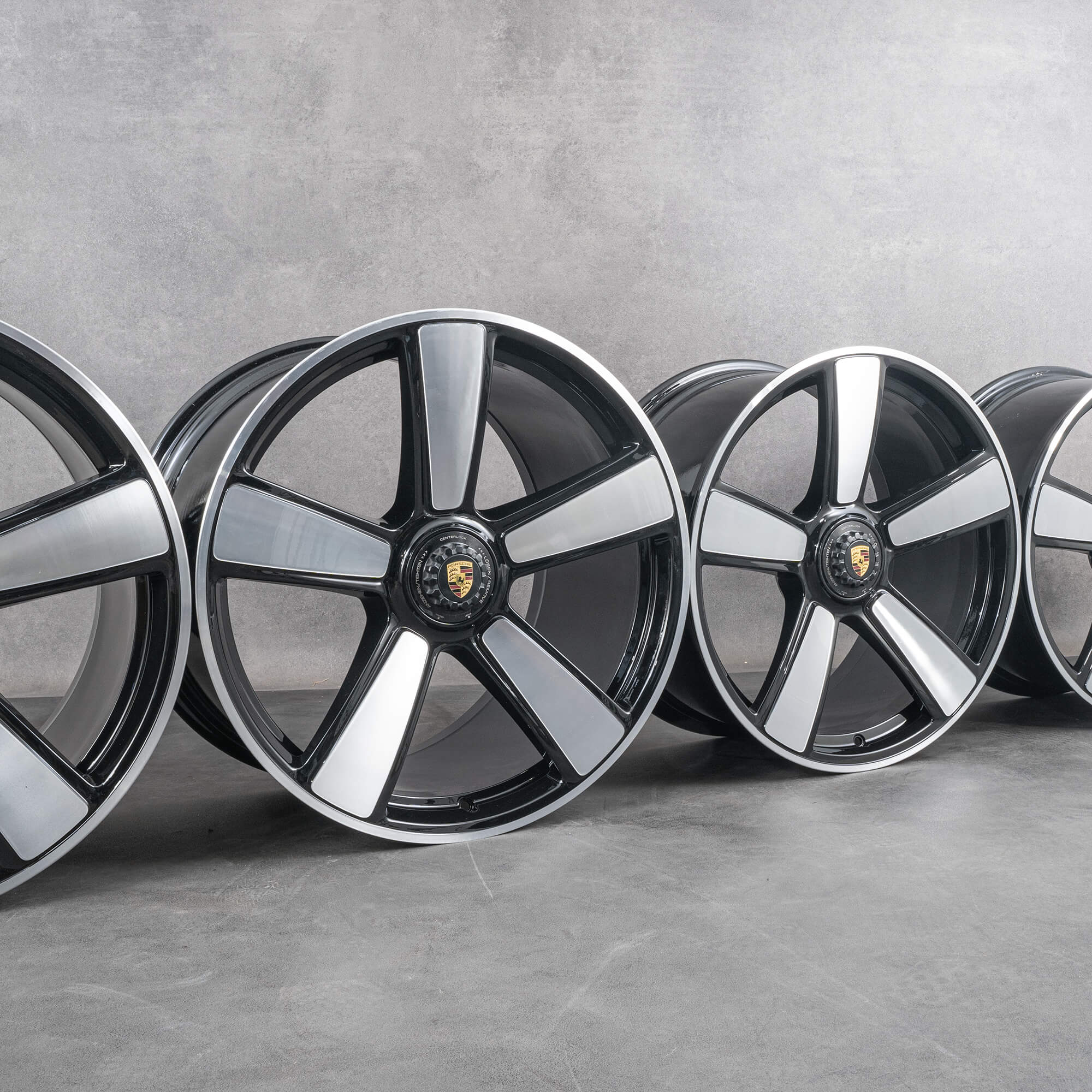 OEM Porsche 992.1 Turbo S Wheels 911 50 Years Sport Classic 992601025DQ New
