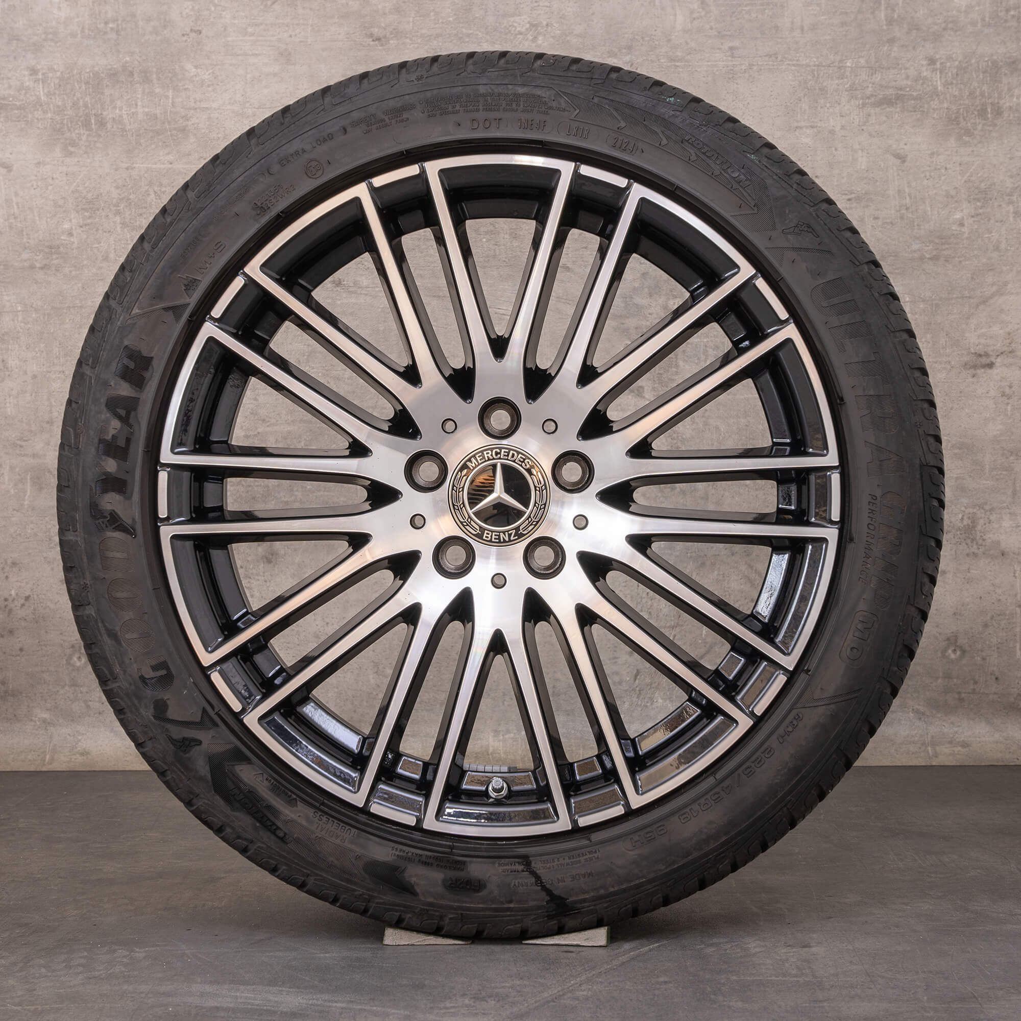 Alkuperäiset Mercedes Benz C-sarjan talvirenkaat 18 tuuman W206 S206 vanteet A2064014900 musta kiillotettu