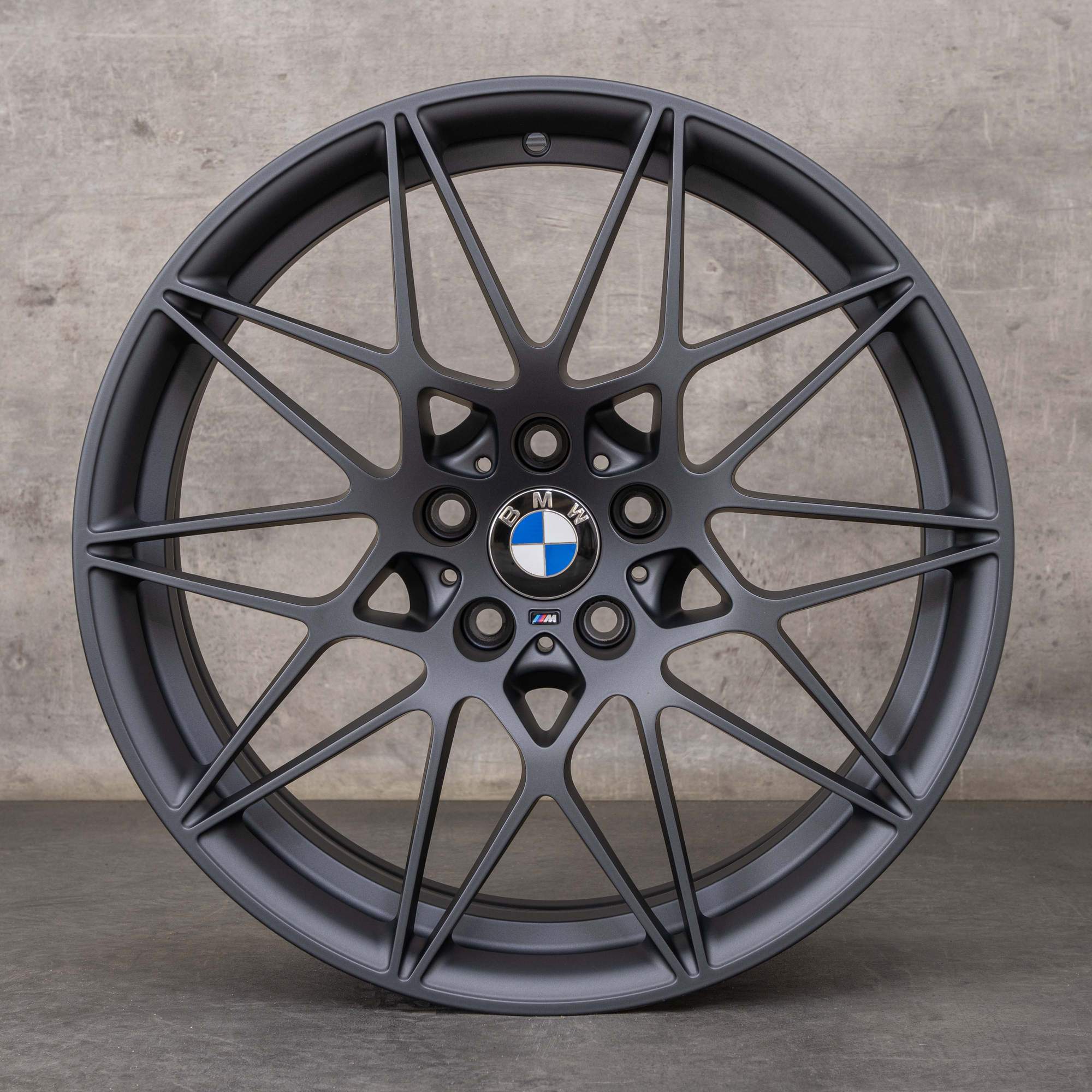 Oryginalne felgi BMW M3 M4 20 cali F80 F82 F83 Styling 666 M 2287500 2287501 orbit grey matt
