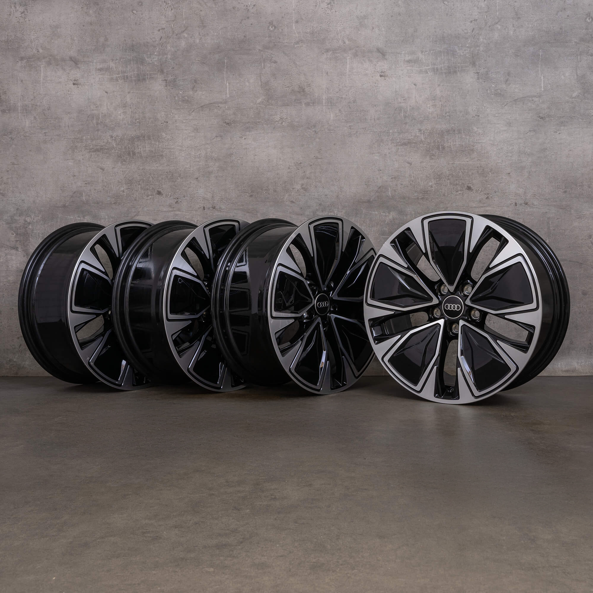 Originální disky Audi A6 18 palců 4P C9 Avant 4P0601025C černé leštěné 8x18 ET39 NOVÉ