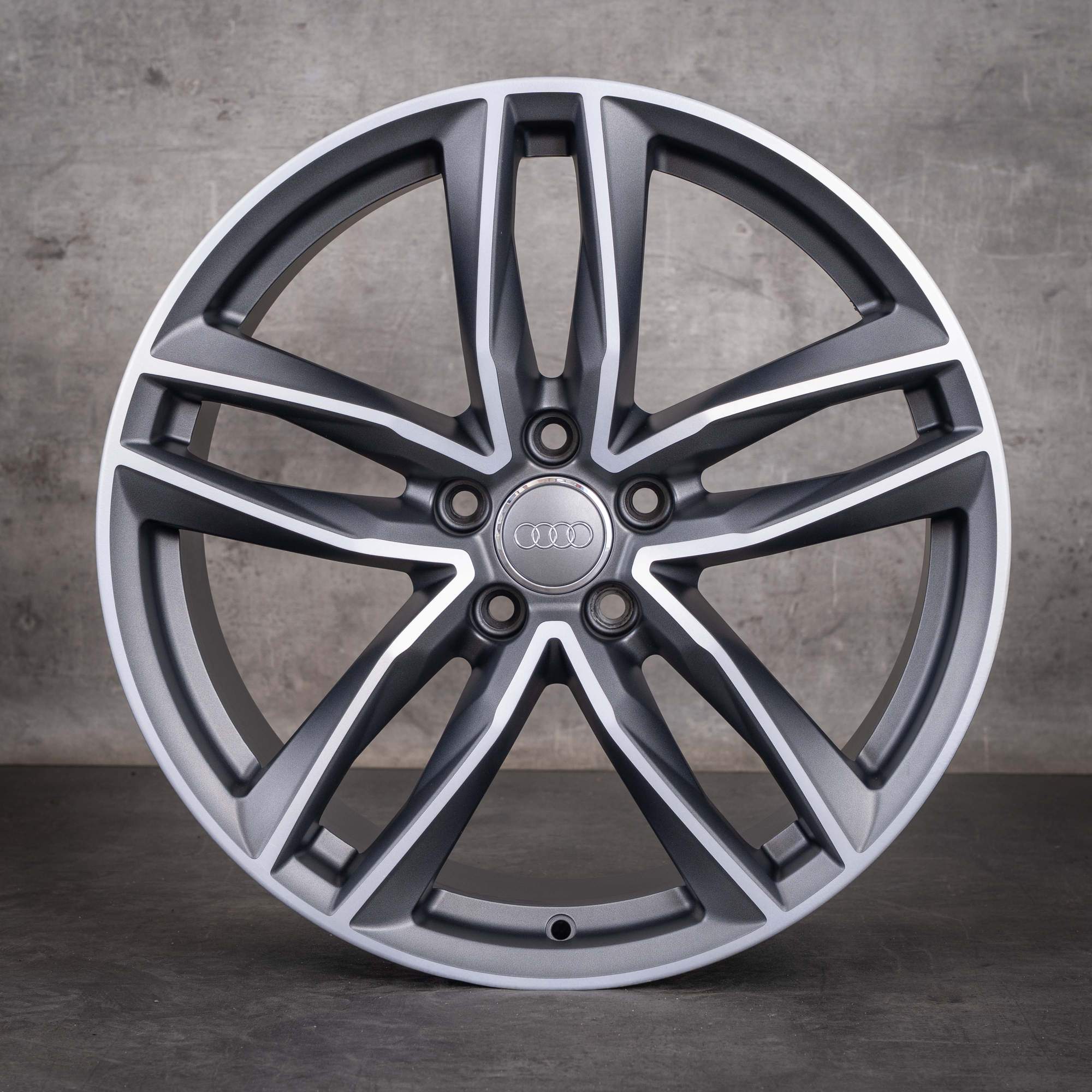 Original Audi TT TTS TTRS Felgen 19 Zoll 8S FV 8S0601025R titan matt glanzgedreht