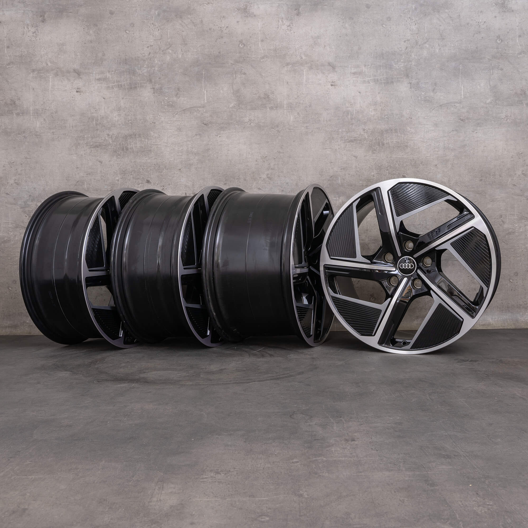 Originale Audi e-tron GT cerchi 20 pollici FW Gran Turismo Aero 4J3601025F 4J3601025H nero lucido tornito NUOVO