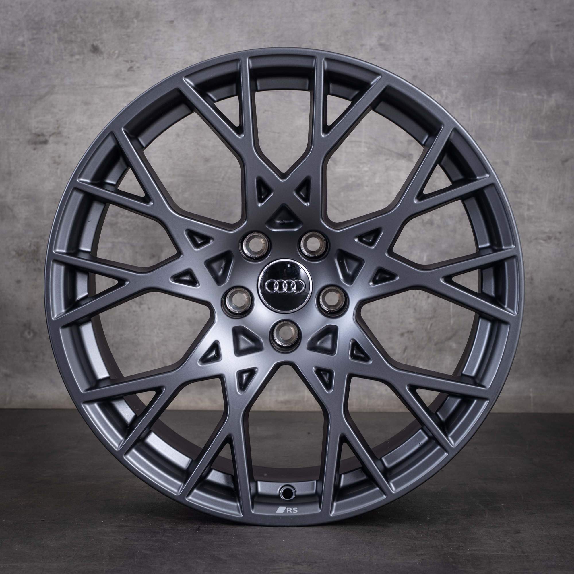 Alkuperäiset Audi RS3 -vanteet 19 tuumaa 8Y 8Y0601025CK 8Y0601025CL graniittiharmaa silkkimatta UUDET
