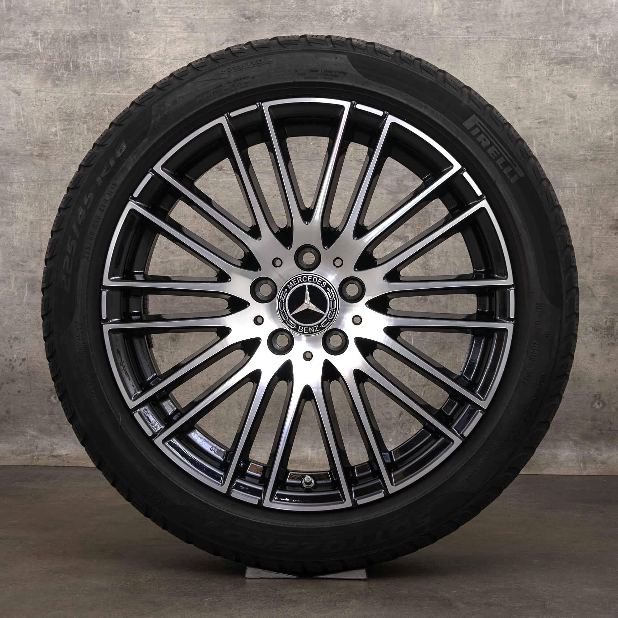 Alkuperäiset Mercedes Benz C-sarjan talvivanteet 18 tuumaa W206 S206 vanteet A2064014900 musta kiiltävä DOT 21