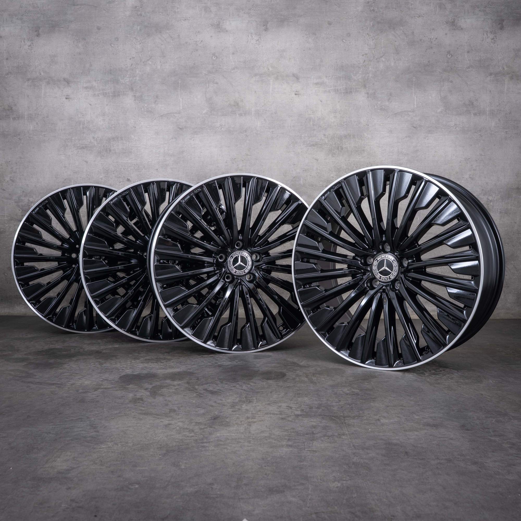 Alkuperäiset Mercedes-Benz E-sarjan AMG-vanteet 20 tuumaa W214 S214 A2144010500 A2144010600 diamond cut musta UUDET