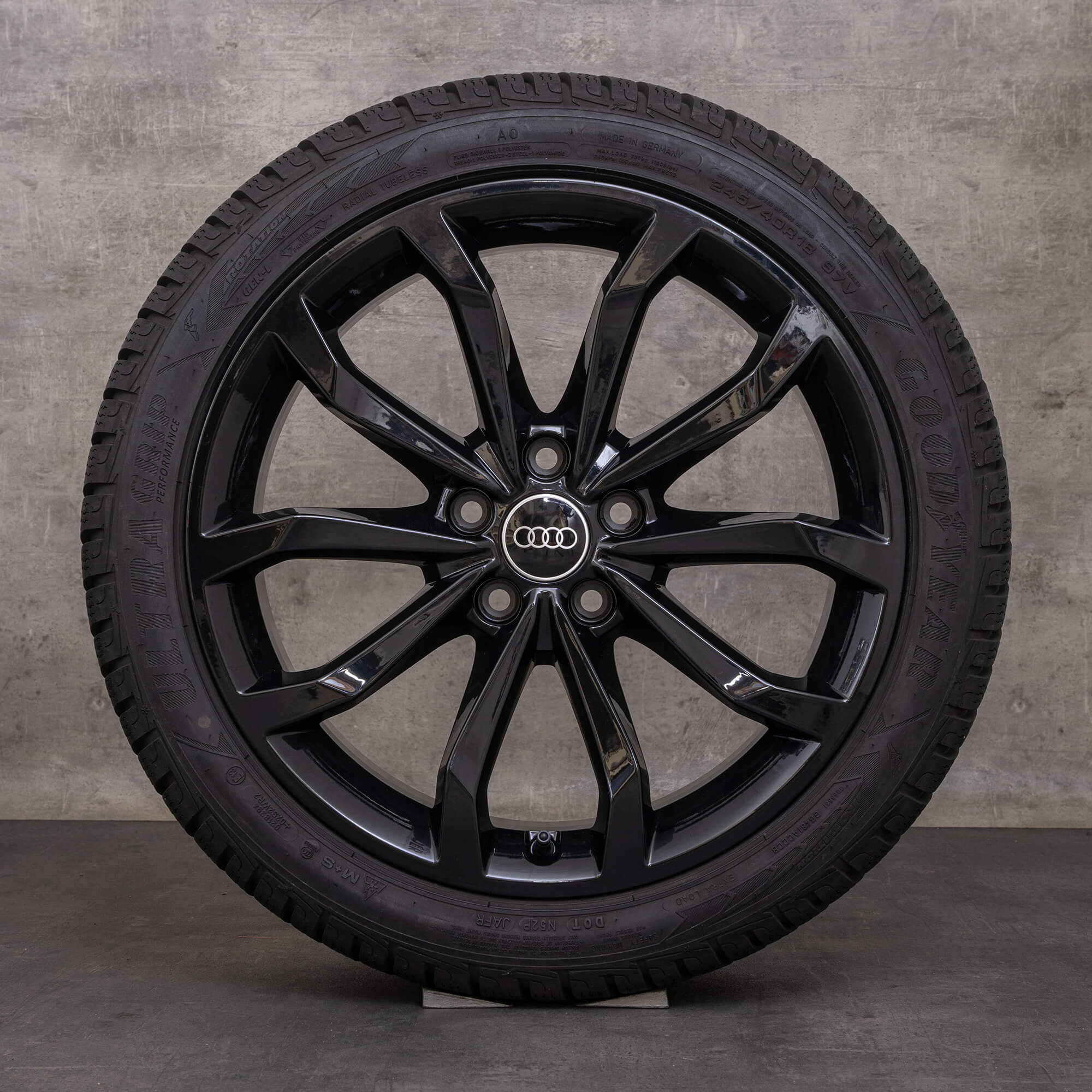 OEM Audi A4 S4 winter tires 18 inch 8W B9 rims 8W0601025H black glossy