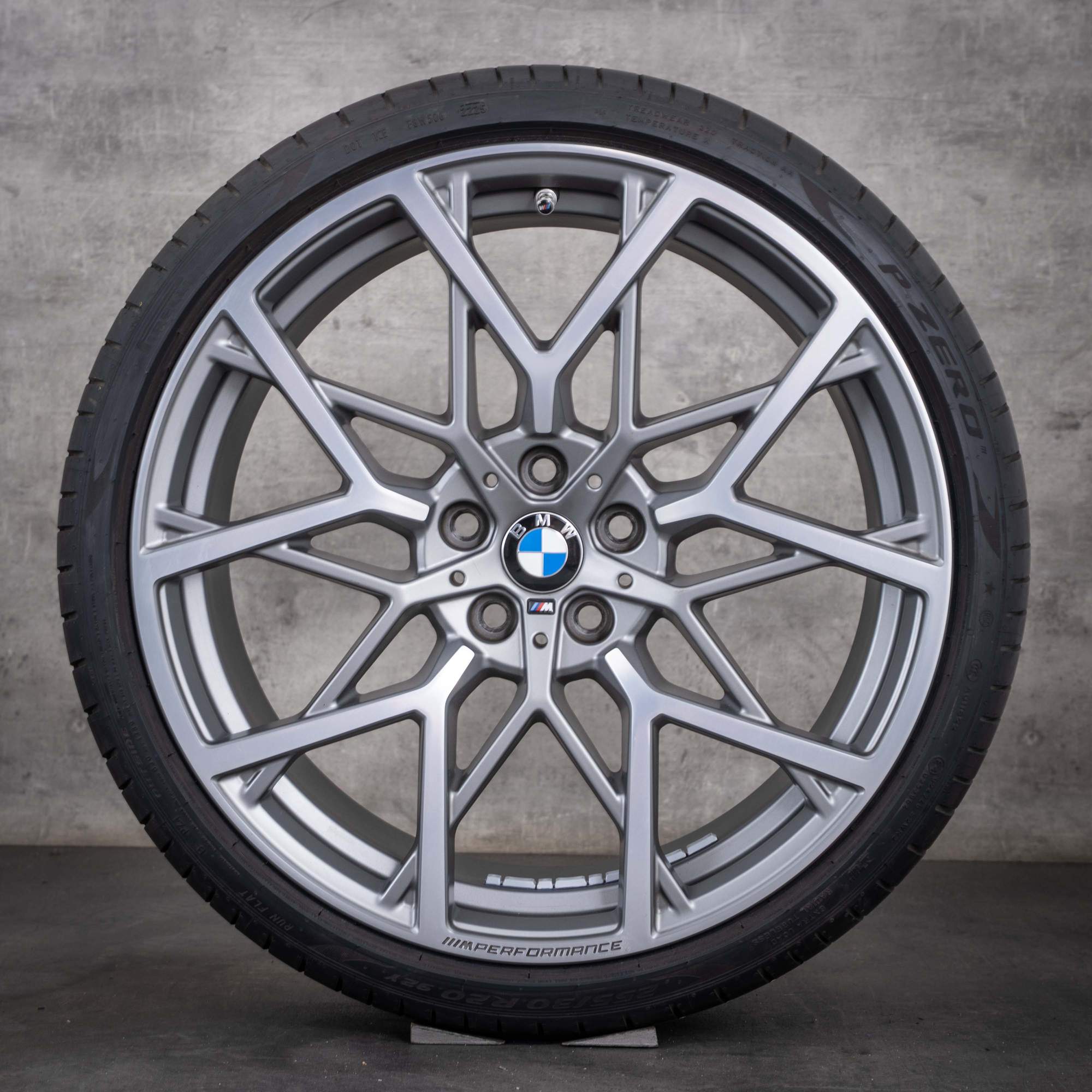 Oryginalne koła zimowe BMW serii 2 3 4 20 cali felgi G20 G22 G42 stylizacja 795 6885303 6885304 kolor ferricgrey diamond cut