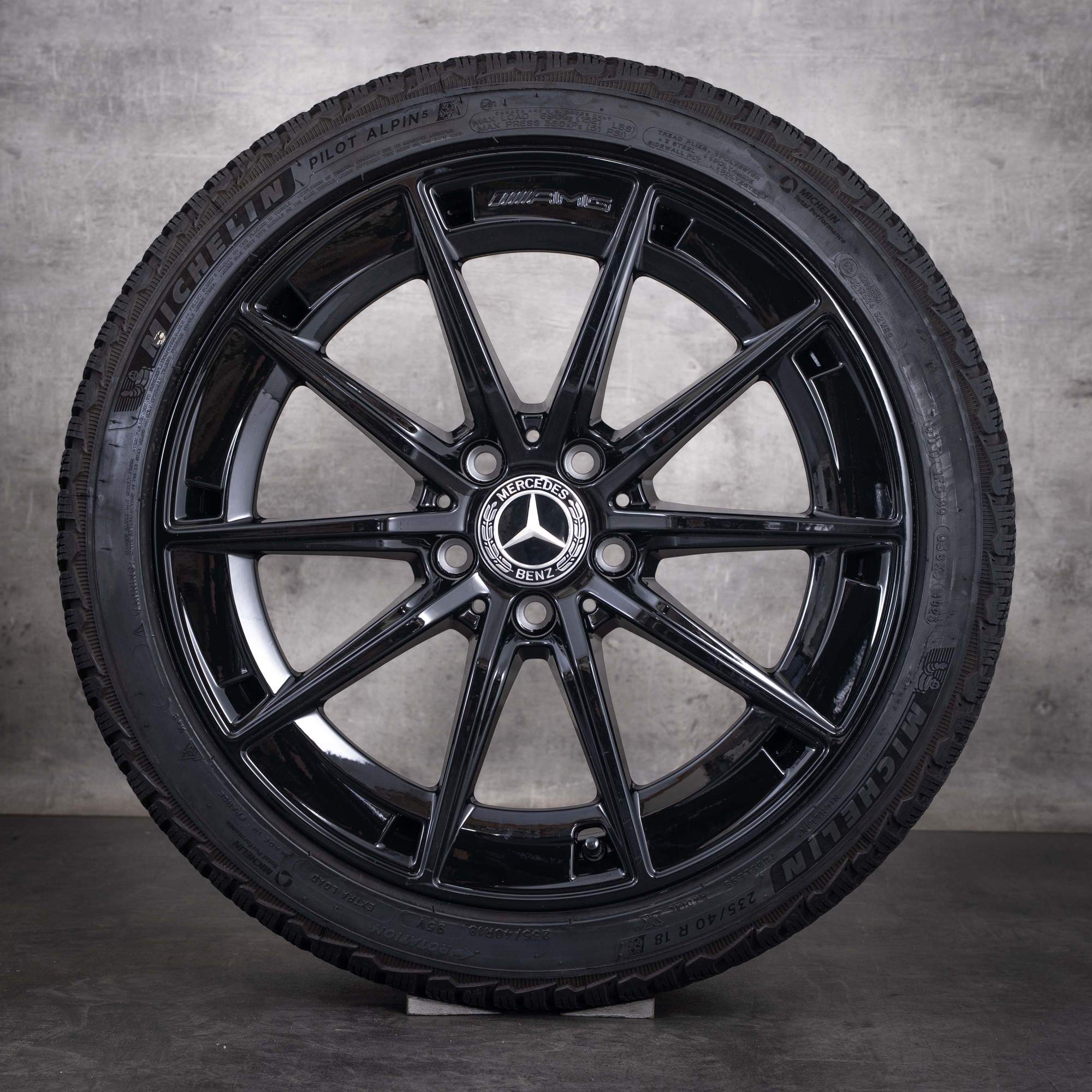 Originale Mercedes-Benz CLA 35 AMG vinterhjul 18 tommer C118-felger A1184010500 svart glans