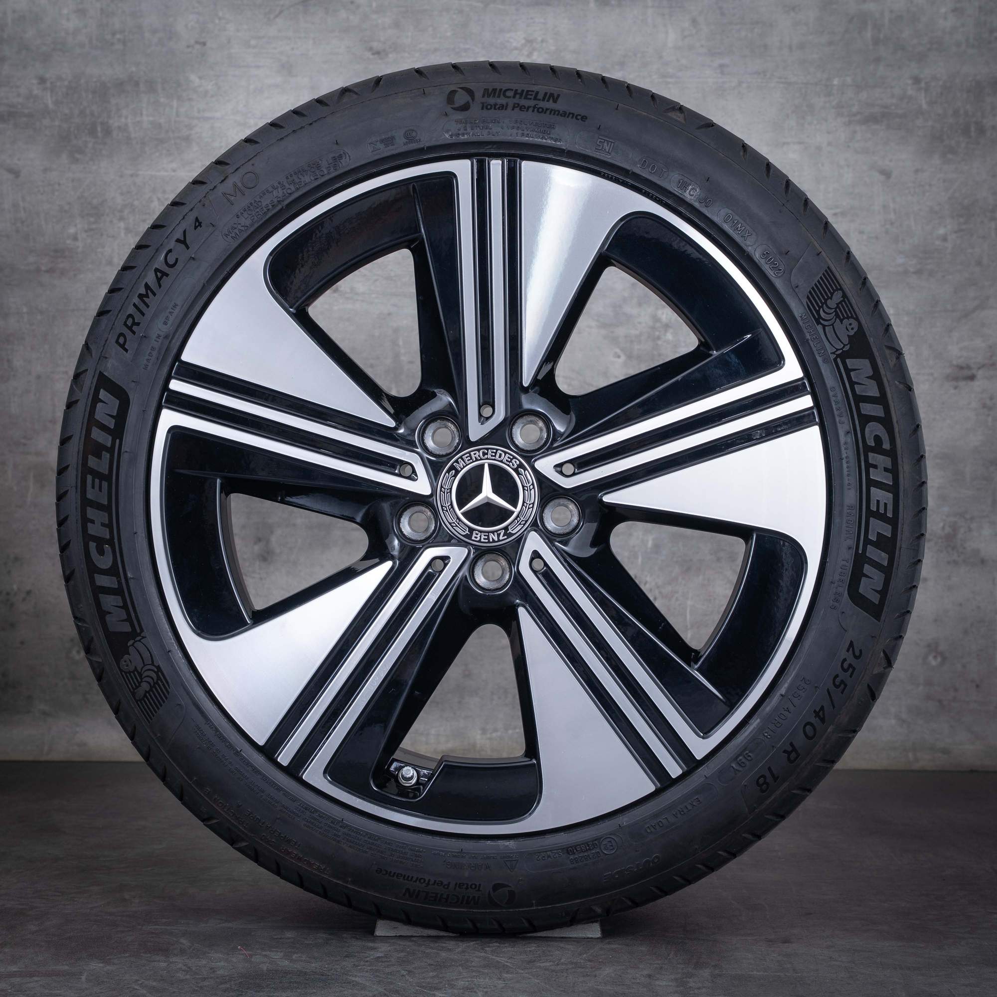 Oryginał Mercedes Benz CLA felgi 18 cali C174 koła letnie A1744010300 A1744010500 czarne Polerowane