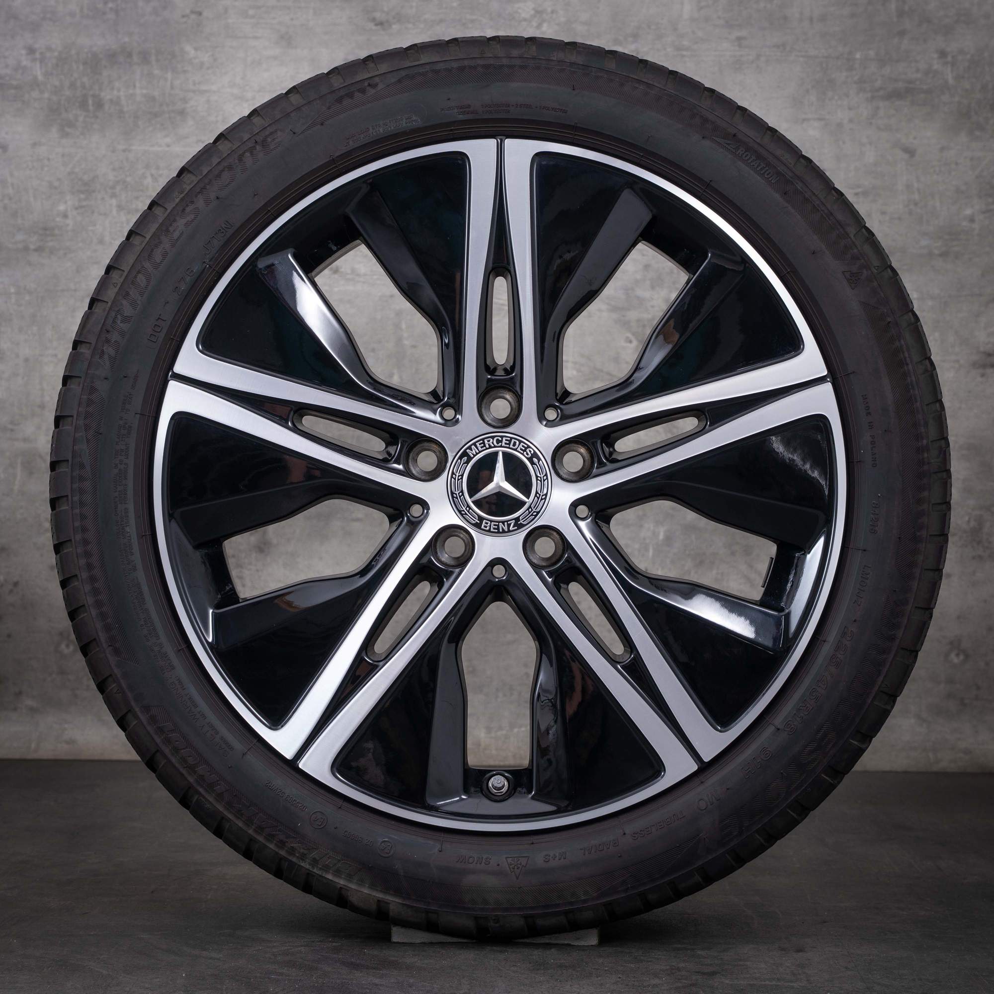 Pneus de inverno originais Mercedes-Benz Classe A, B e CLA 18 polegadas W177 V177 W247 C118 X118 A1774010500, pretas com acabamento diamantado
