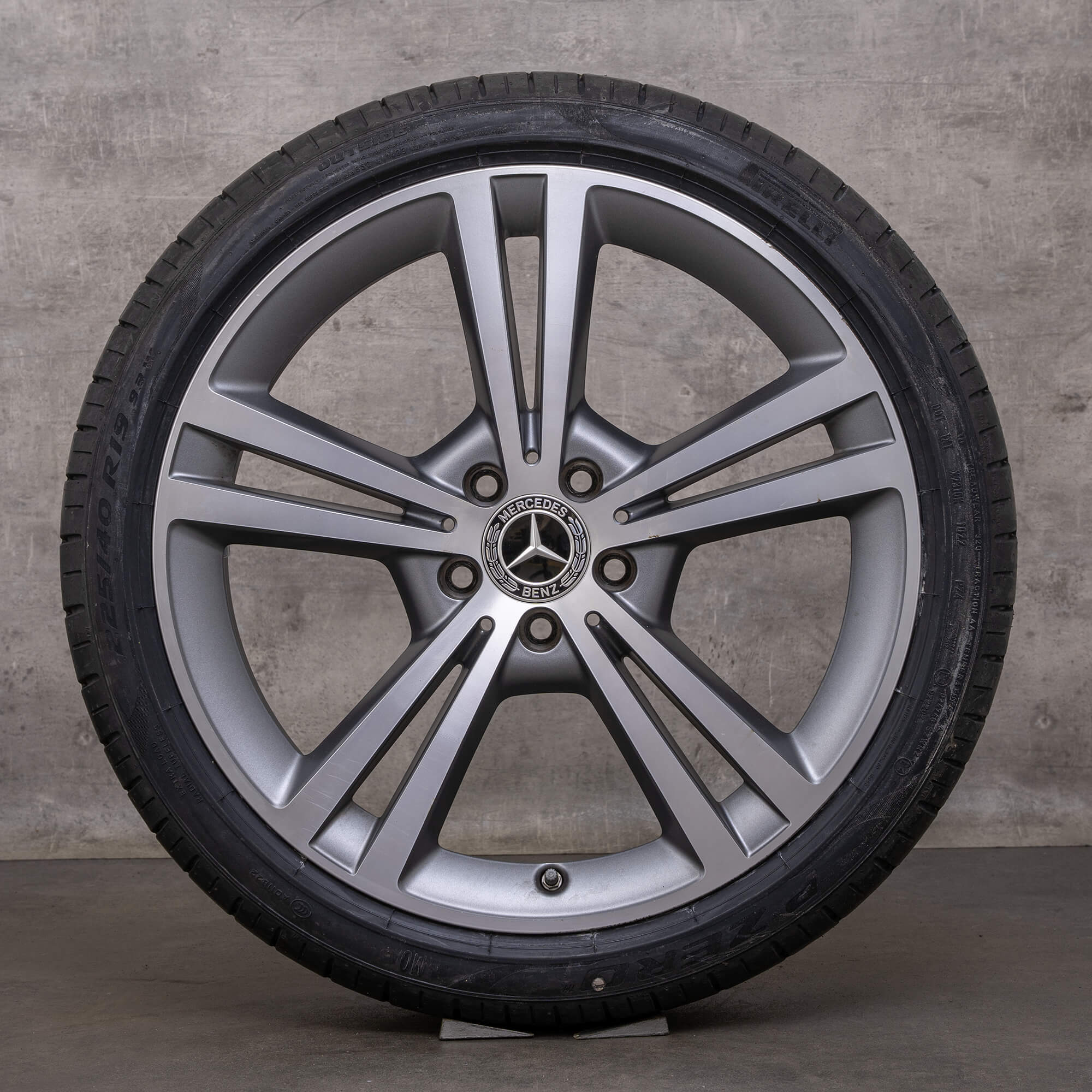 Genuine Mercedes Benz A B Classe CLA cerchi 19 pollici W177 V177 W247 W118 C118 X118 ruote estive A1774010800 himalaya grigio opaco lucido tornito