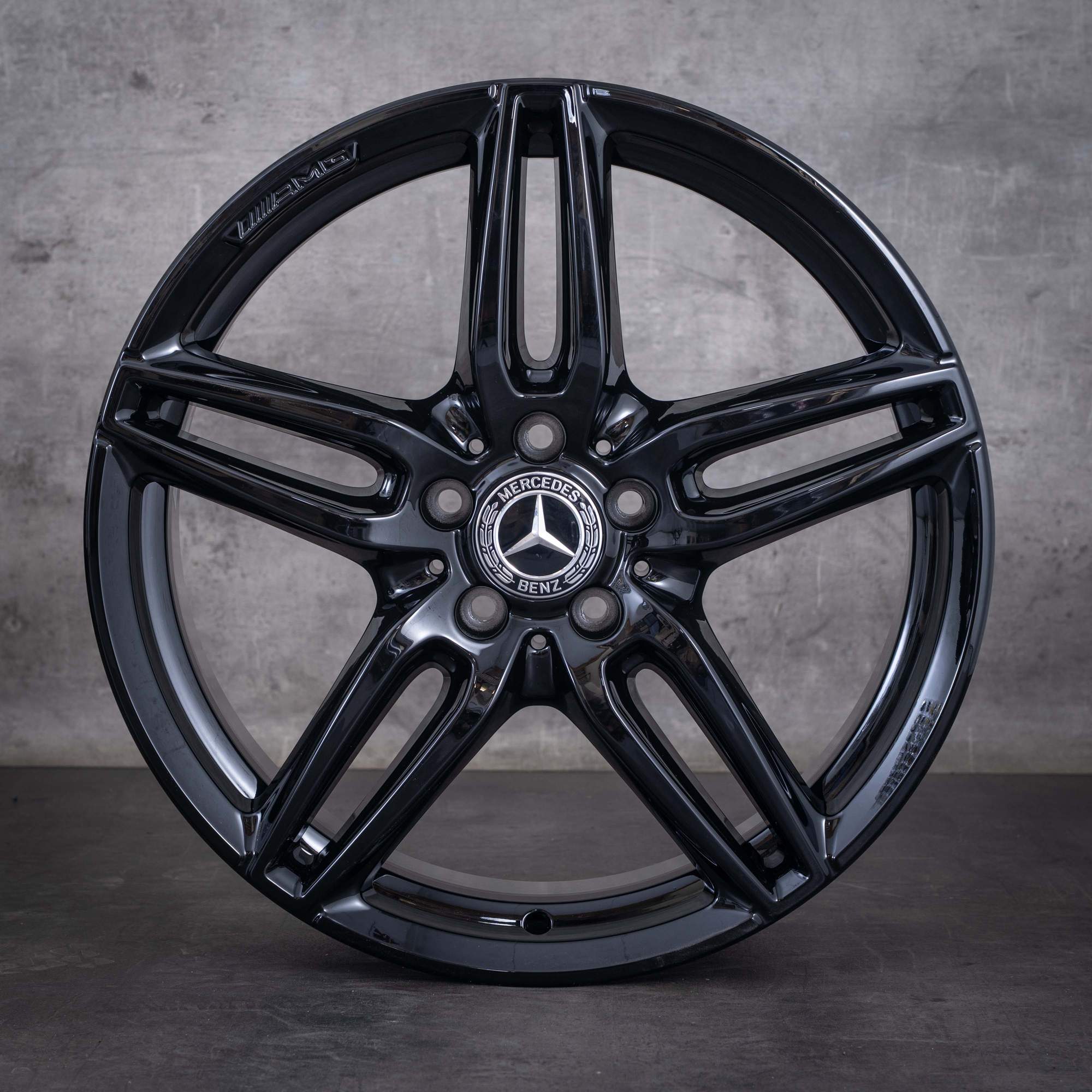 Original Mercedes Benz E-Klasse AMG Felgen 19 Zoll W213 S213 C238 A238 A2134012000 schwarz glanz