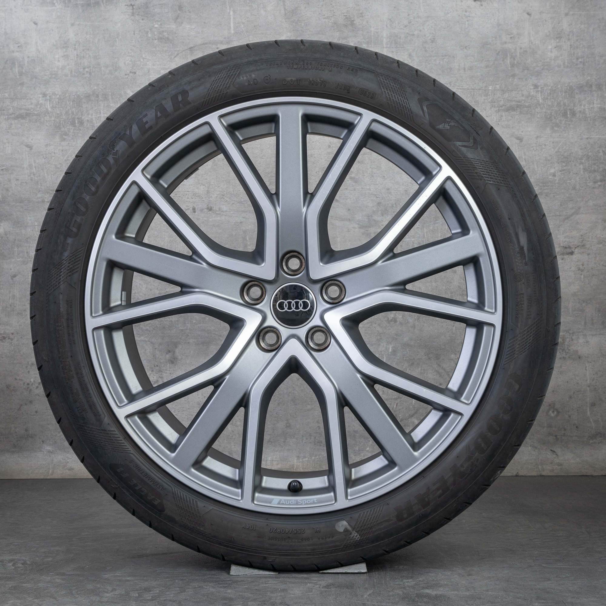 Alkuperäiset Audi A6 S6 talvirenkaat 20 tuuman 4K C8 vanteet 4K0601025AB titaani mattakiillotettu.