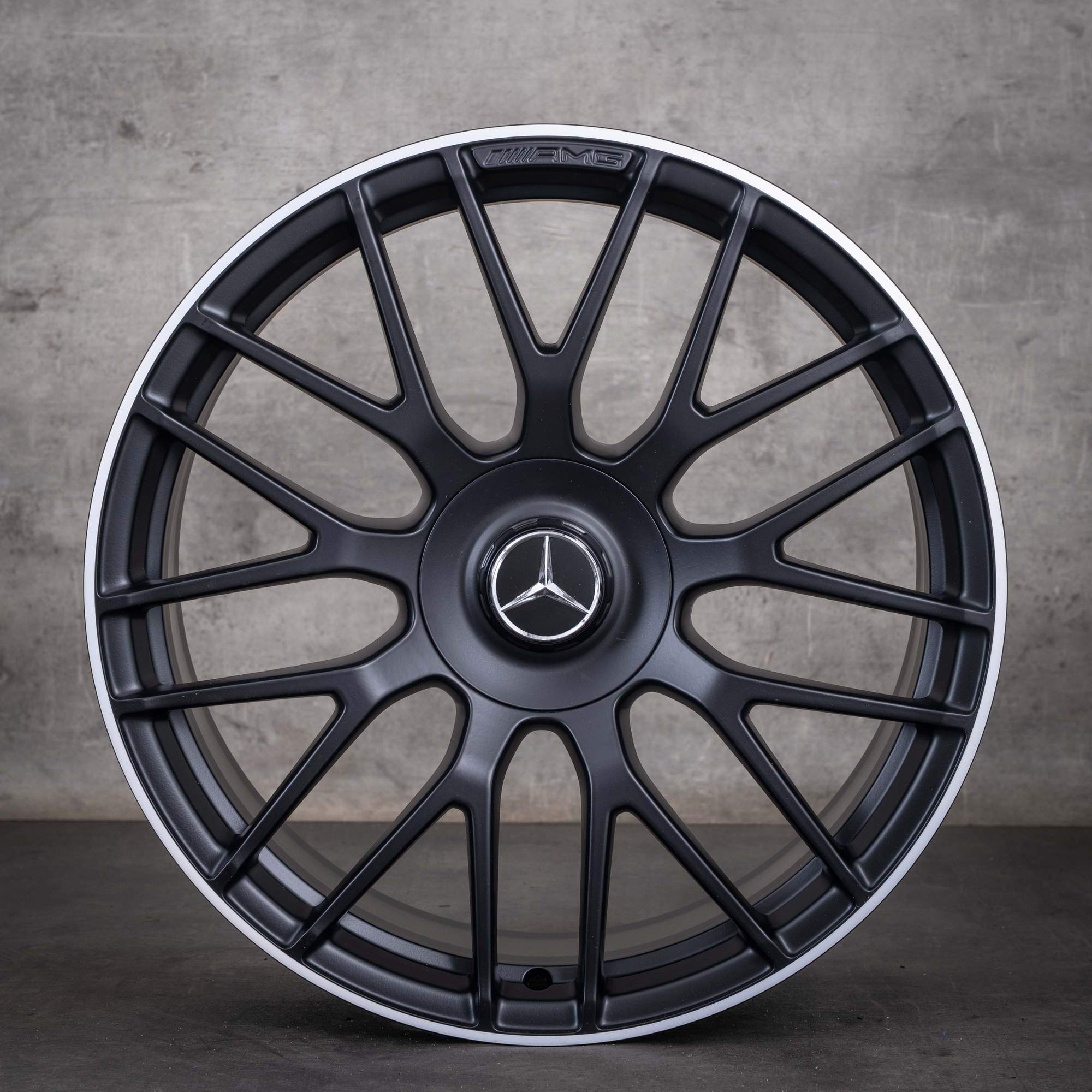Jantes d'origine Mercedes-Benz Classe C C63 & S AMG 19 et 20 pouces C205 A205 A2054015900 A2054016100 noir mat diamantée