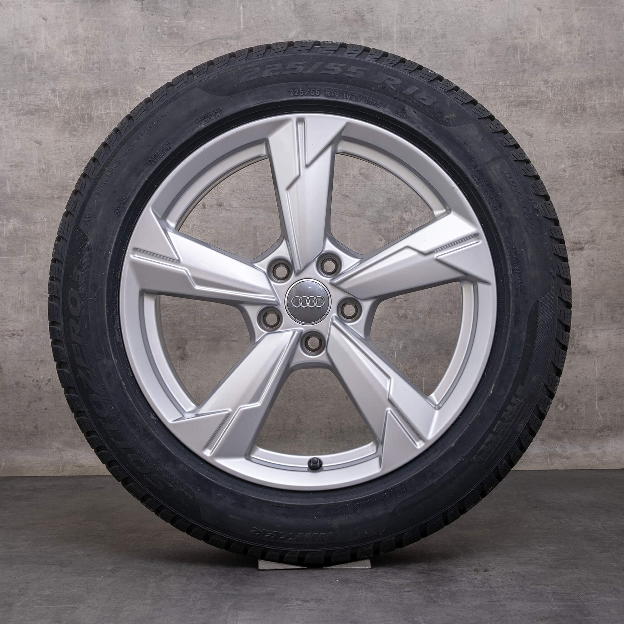 Original Audi A6 jante de iarnă 18 inch 4K C8 Rotor 4K0601025D argintiu