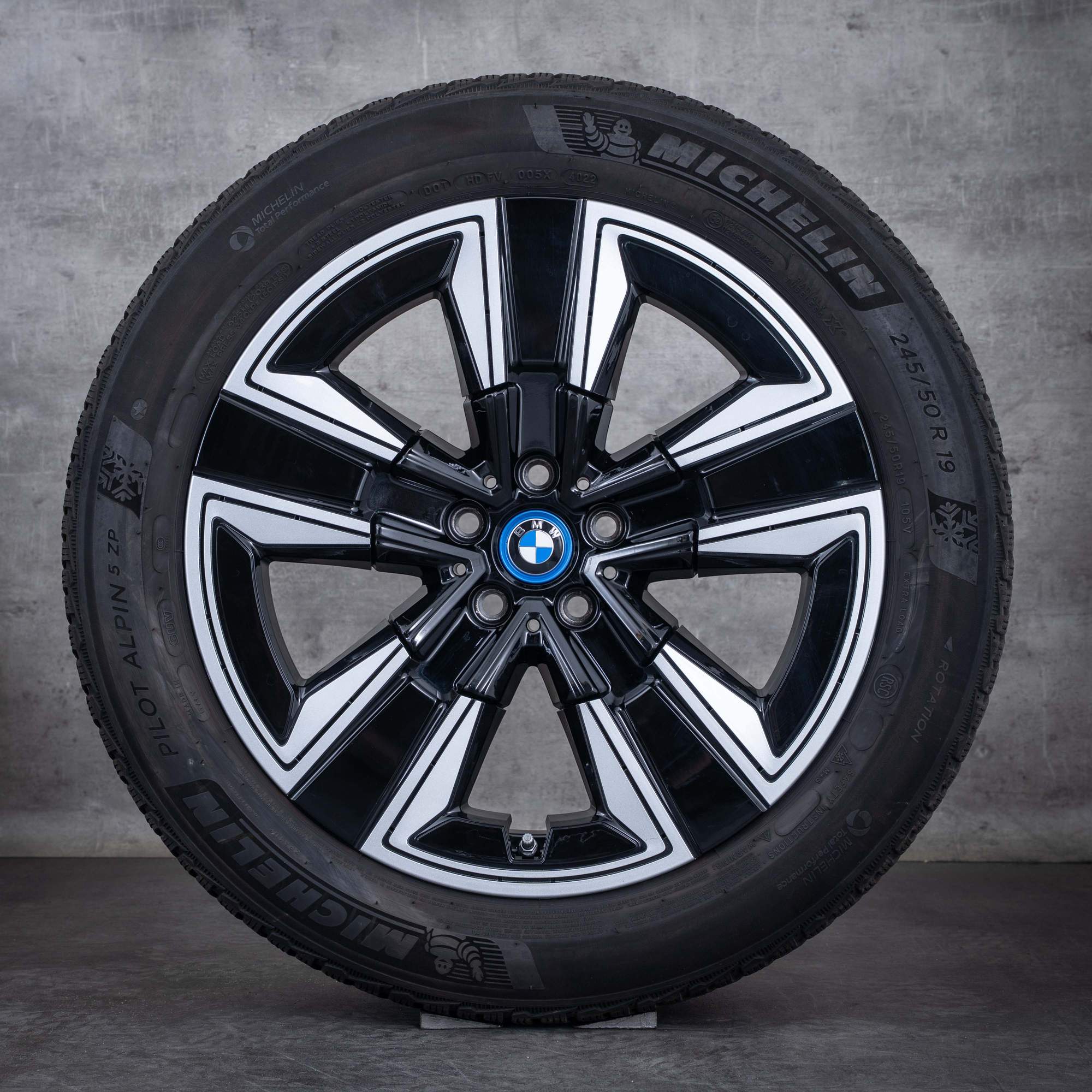 Oryginał BMW iX3 koła zimowe 19 cali G08 felgi stylizacja 842 6895627 czarny srebrny połysk