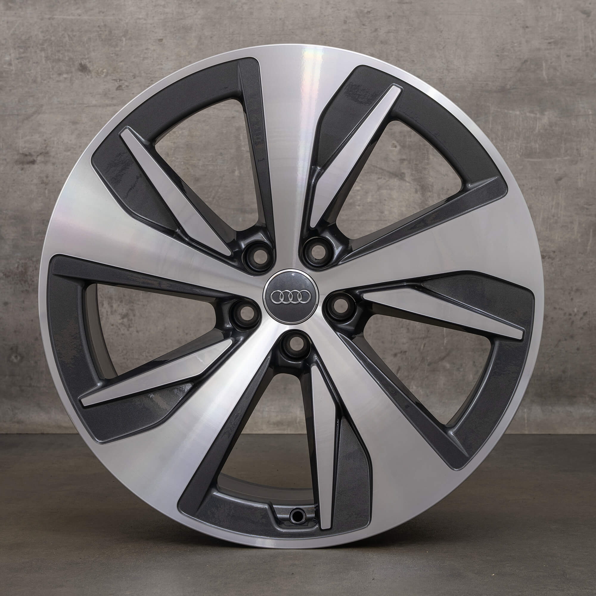 Oryginalne Felgi Audi e-tron GE Q8 20 cali 4KE 4KE601025AF antracyt polerowane NOWOŚĆ