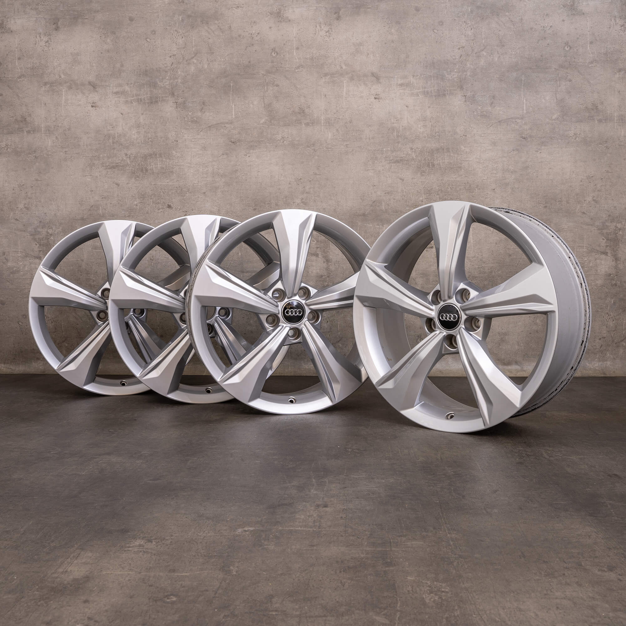 OEM Audi Q5 SQ5 Rims 19 inch FY 80A601025K Dynamic Design silver