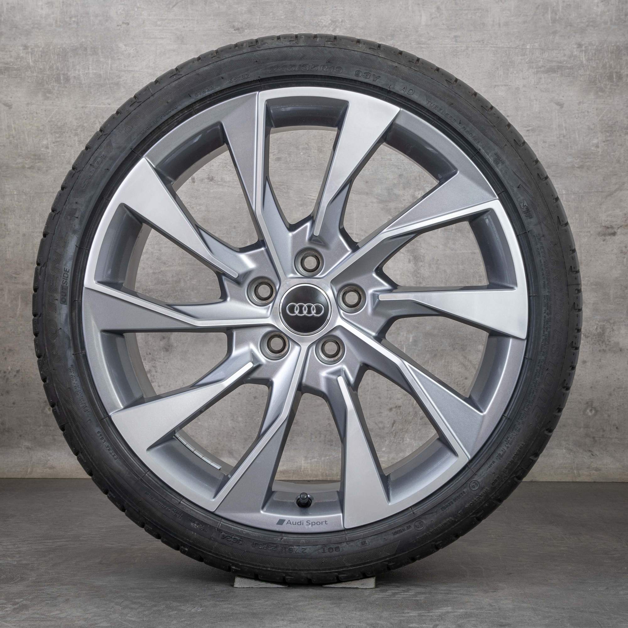 Alkuperäiset Audi A4 S4 talvirenkaat 19 tuuman B9 8W vanteet 8W0601025EL Turbine design antrasiitti kiillotettu