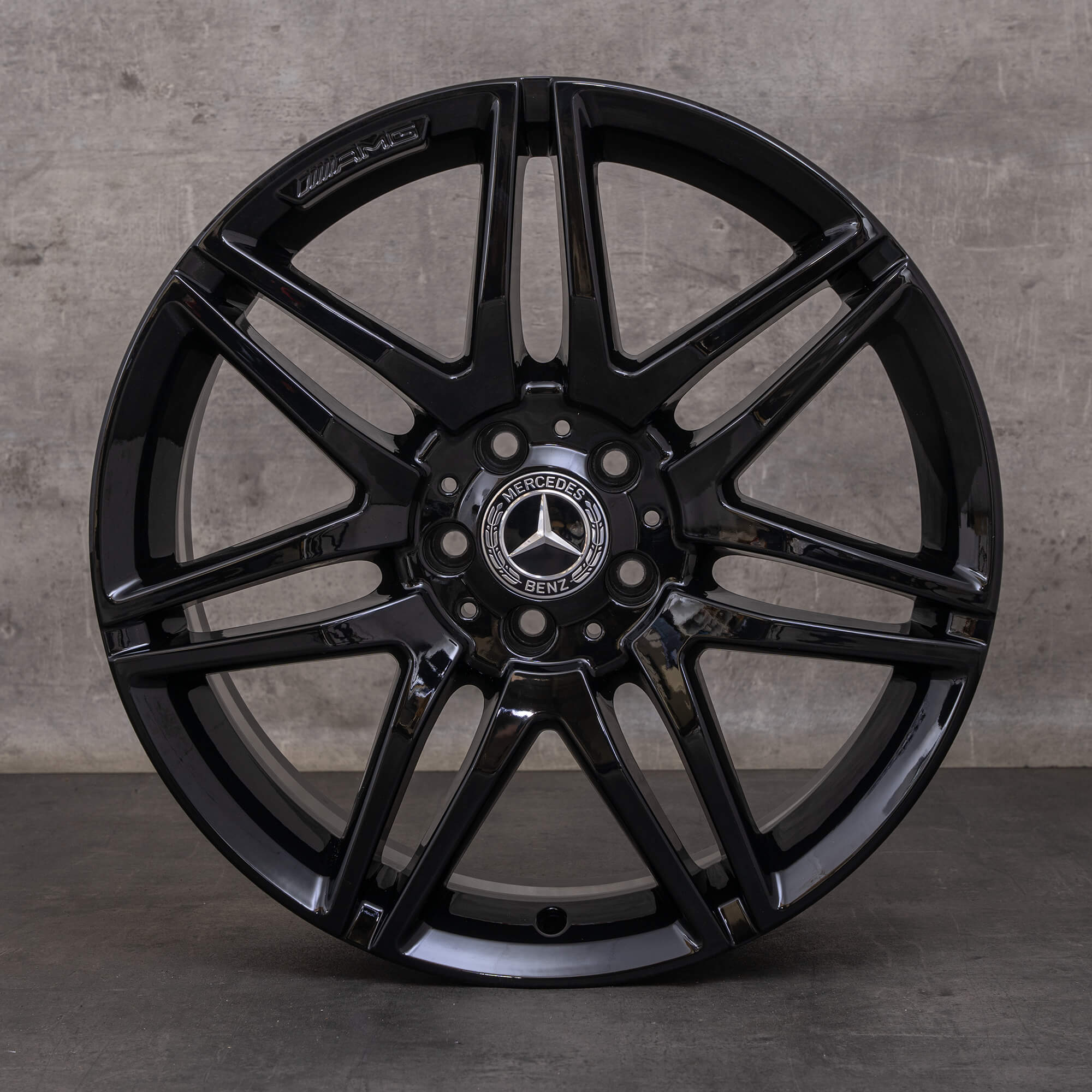 Originale Mercedes Benz E-klasse AMG fælge 19 tommer C207 A207 A2124014702 sort blank