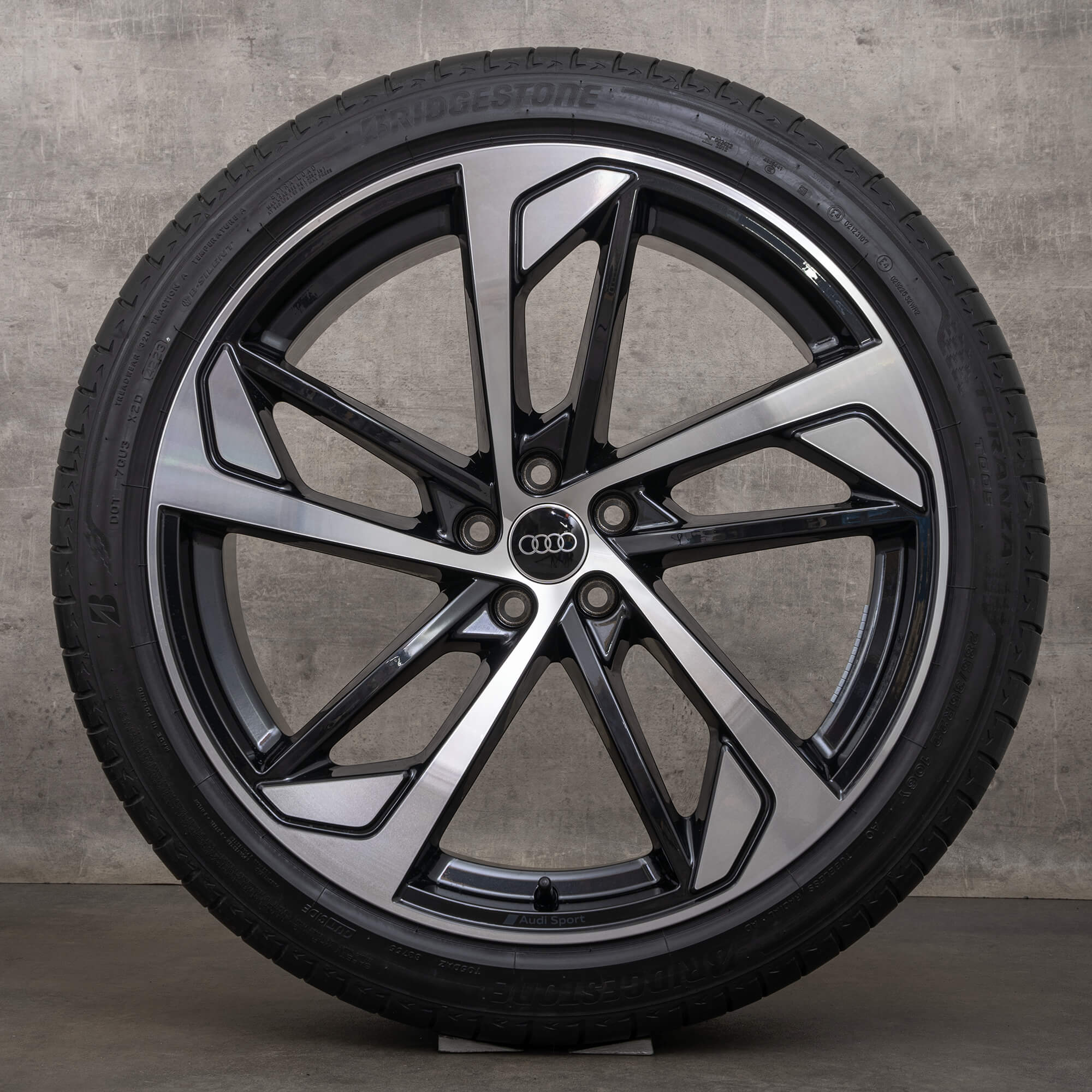 Audi Q7 SQ7 4M summer wheels 22 inch rims tires 4M0601025CN trapezoid