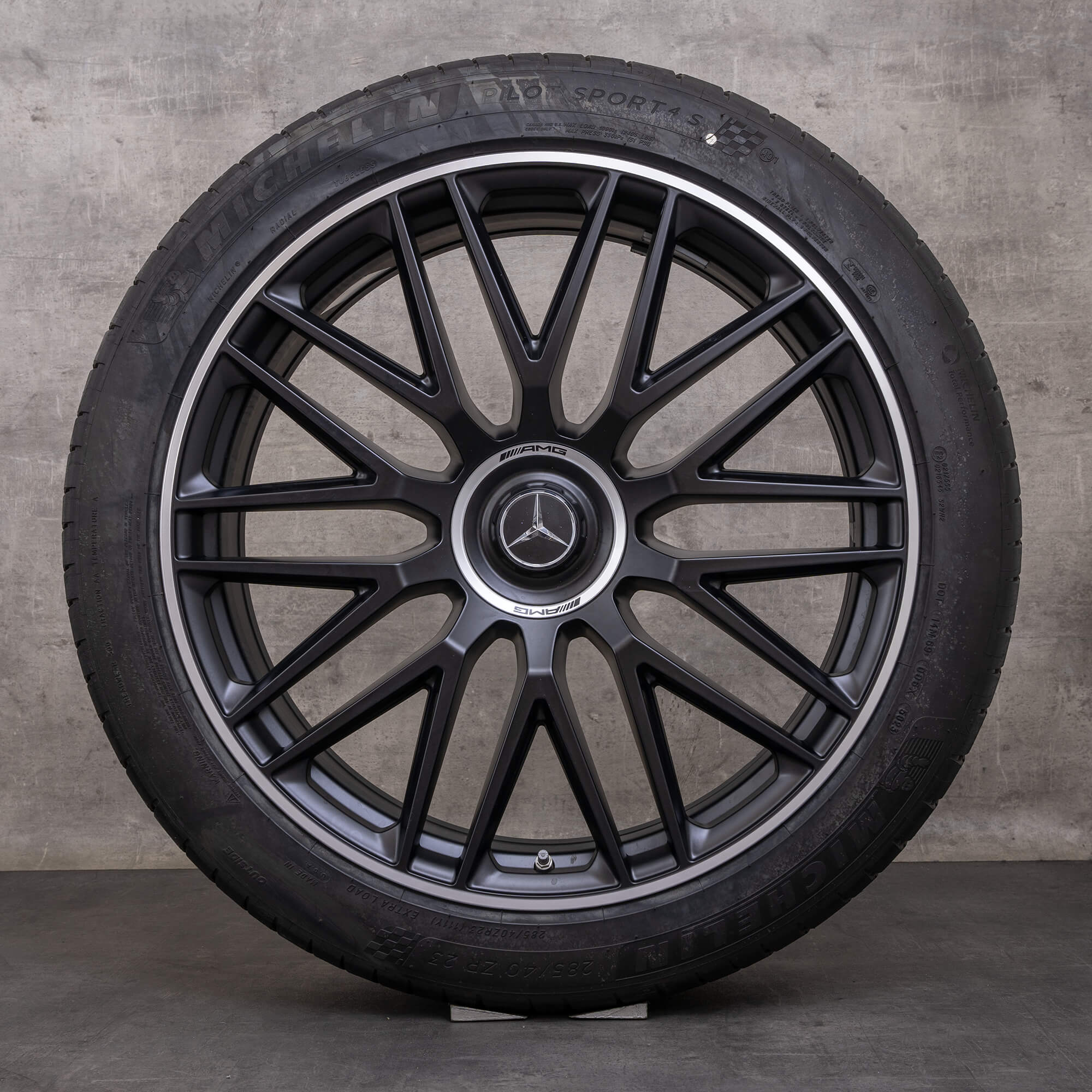 Genuine Mercedes Benz GLS 63 AMG ruote 23 pollici SUV X167 4Matic estive A1674018500 A1674018600 nero opaco lucido girato NUOVO