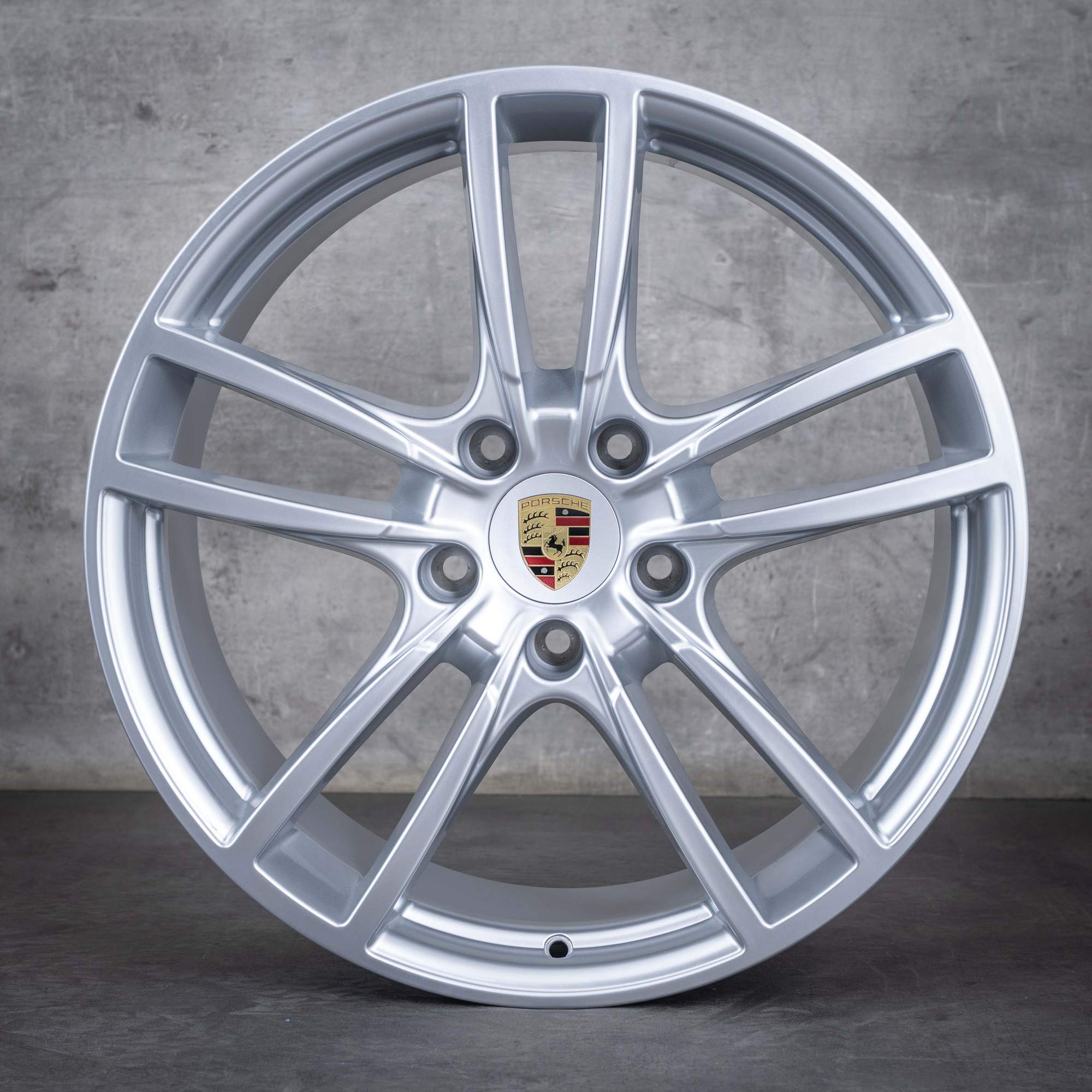 Oryginalne felgi Porsche 20 cali Cayenne 9YA II S & Hybryda 9Y0601025BB 9Y0601025BC srebrne błyszczące