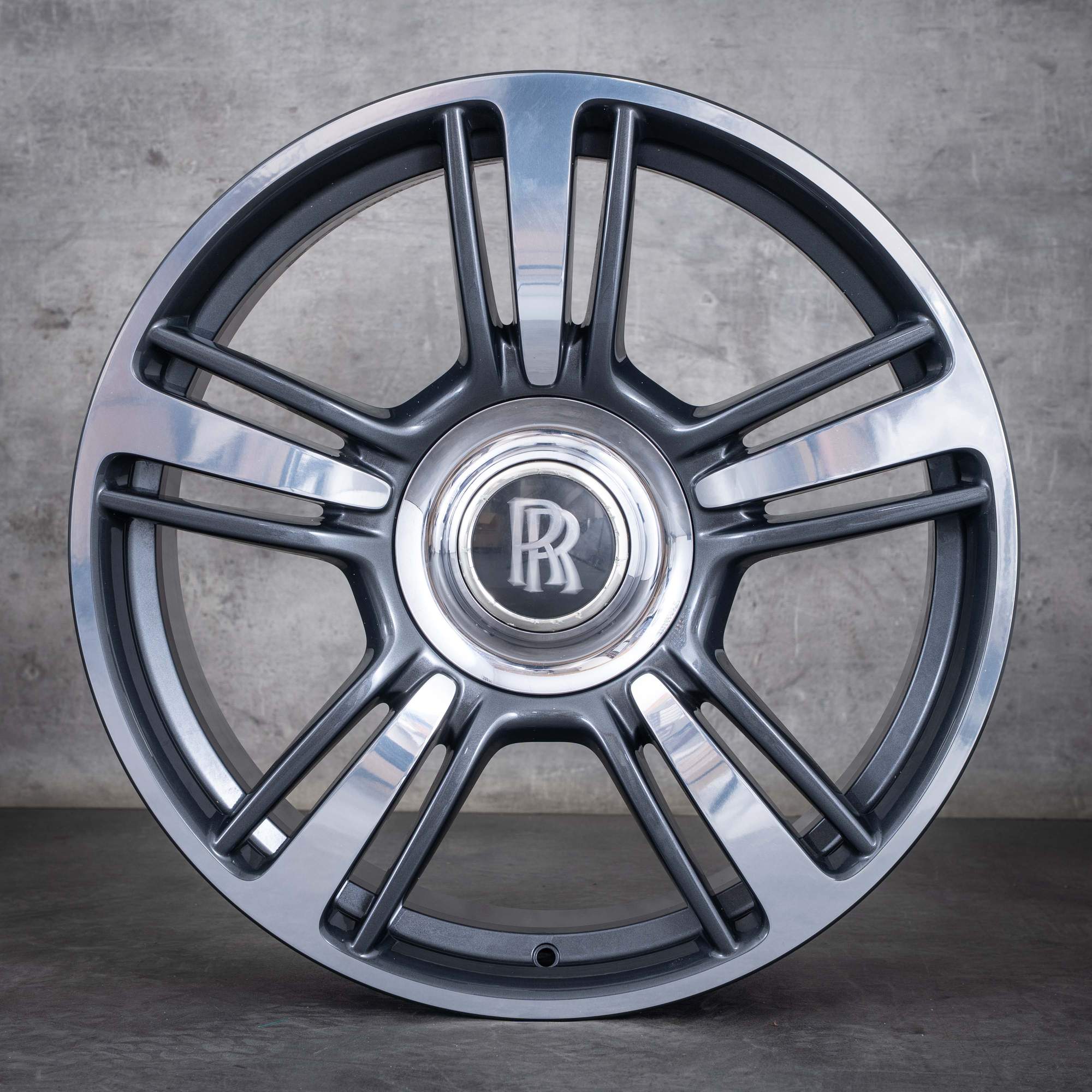Alkuperäiset Rolls Royce Wraith Dawn vanteet 21 tuuman RR5 RR6 Styling 602 6859172 6859173 titaani kiillotettu.