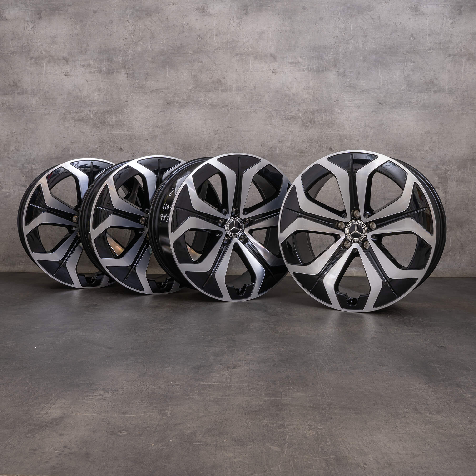 Orijinal Mercedes Benz E-Serisi jantlar 19 inç X214 A2144014000 siyah yüksek parlaklıkta tornalanmış YENİ