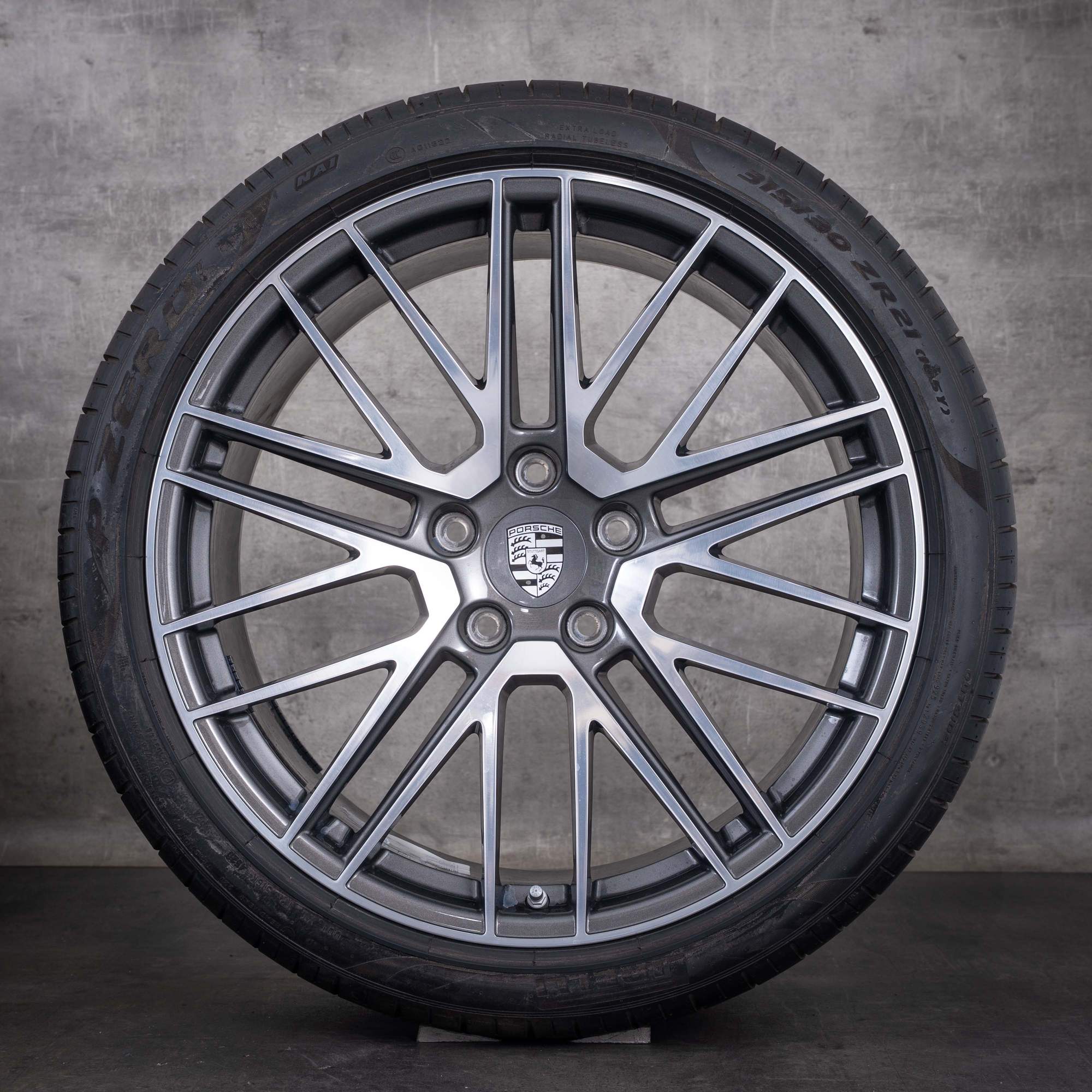 Pneus de inverno originais Porsche 992 I de 20 e 21 polegadas Turbo S, jantes 992601025AR e 992601025N, titânio, frente diamantada