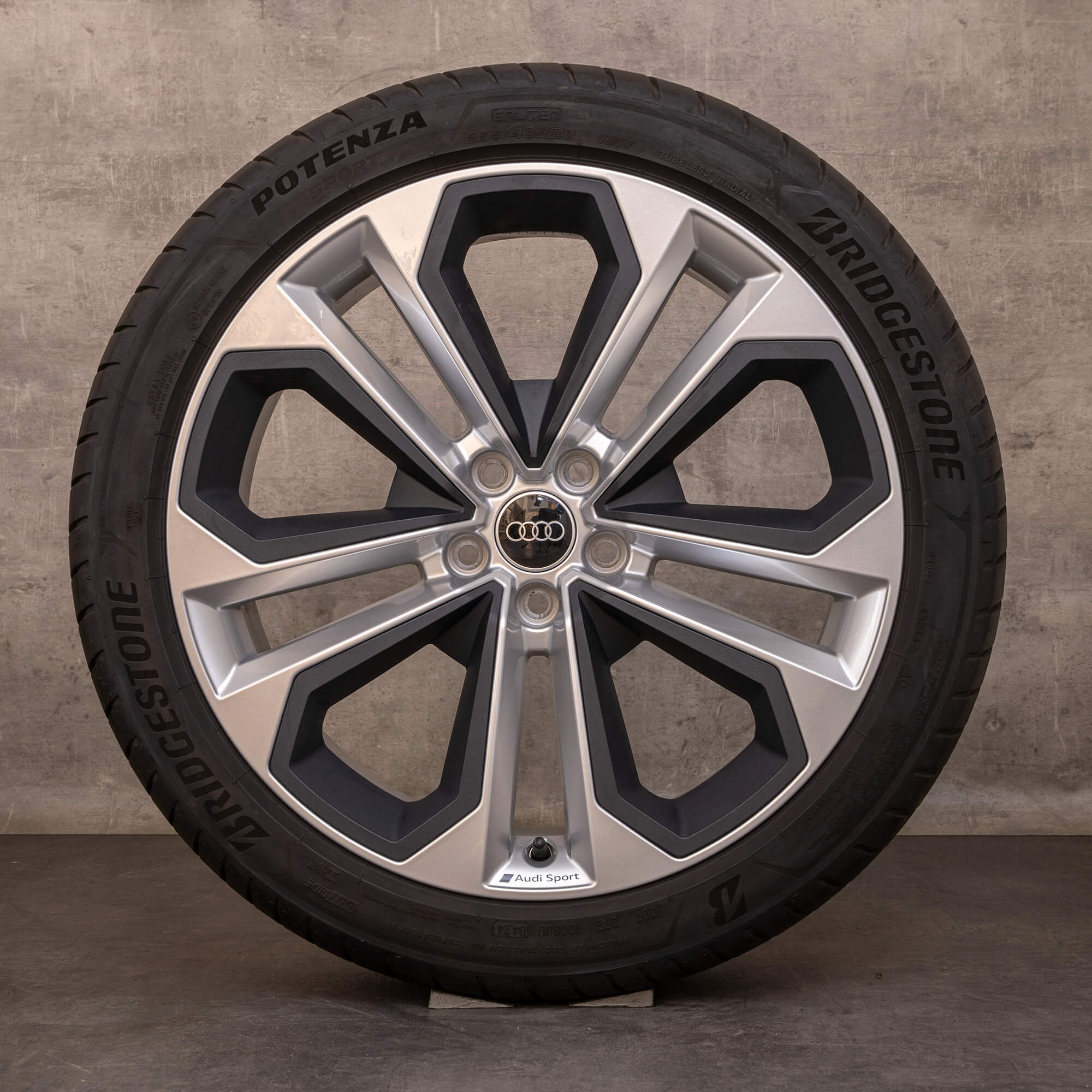 Originele Audi Q3 RS & Sportback velgen 20 inch F3 zomerwielen 83A601025E zilver glans grijs mat