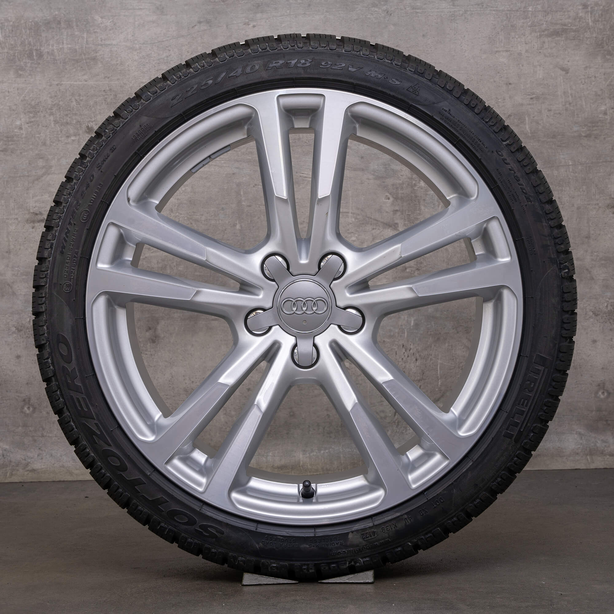 Rodas de inverno genuínas Audi A3 S3 18 polegadas 8V 8Y jantes saloon 8V0601025BC prata brilhante novo