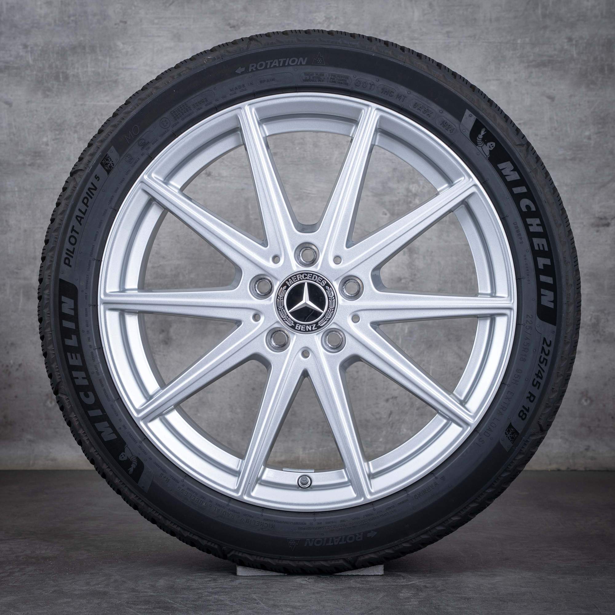 Alkuperäiset Mercedes Benz CLA talvirenkaat 18 tuuman C178 vanteet A1784010000 hopea kiiltävä