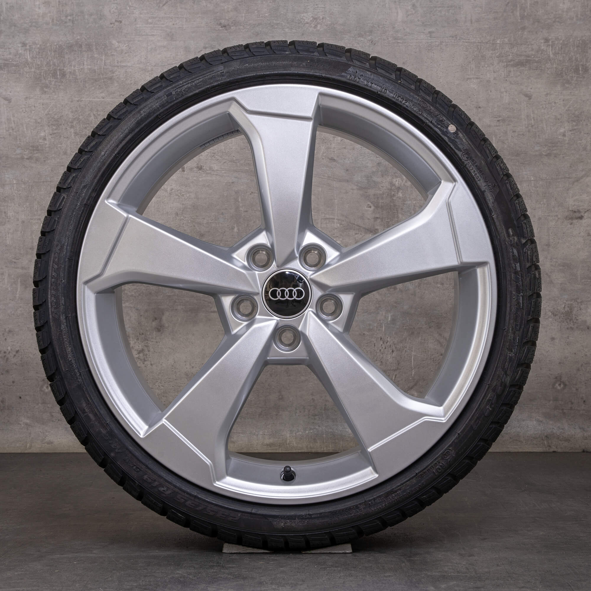 Oryginalne felgi Audi A3 S3 19 cali 8V letnie koła 8V0601025CE srebrne błyszczące NOWE