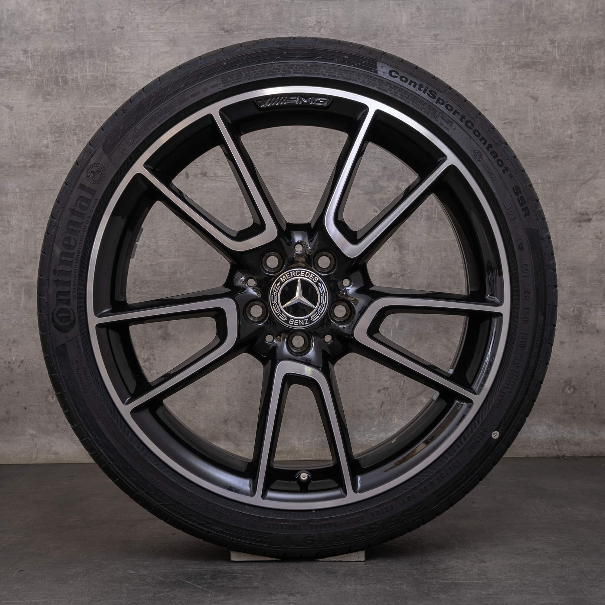 Original Mercedes Benz C-Klass AMG fälgar 19 tum W205 S205 C205 A205 sommarhjul A2054012200 A2054012300 svart glansig svarvad