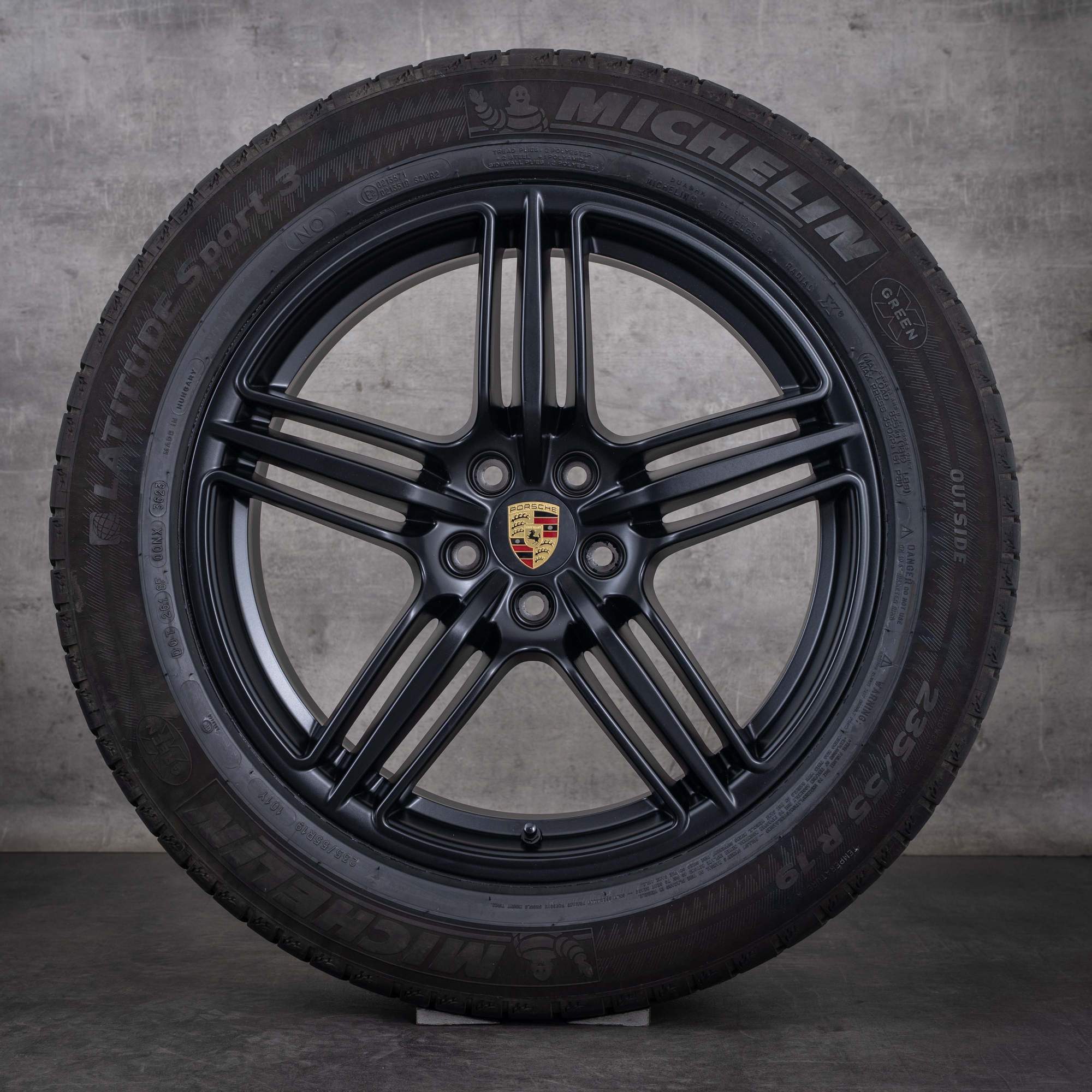 Original Porsche Macan I Winterräder 19 Zoll Felgen 95B601025BD 95B601025BE schwarz matt