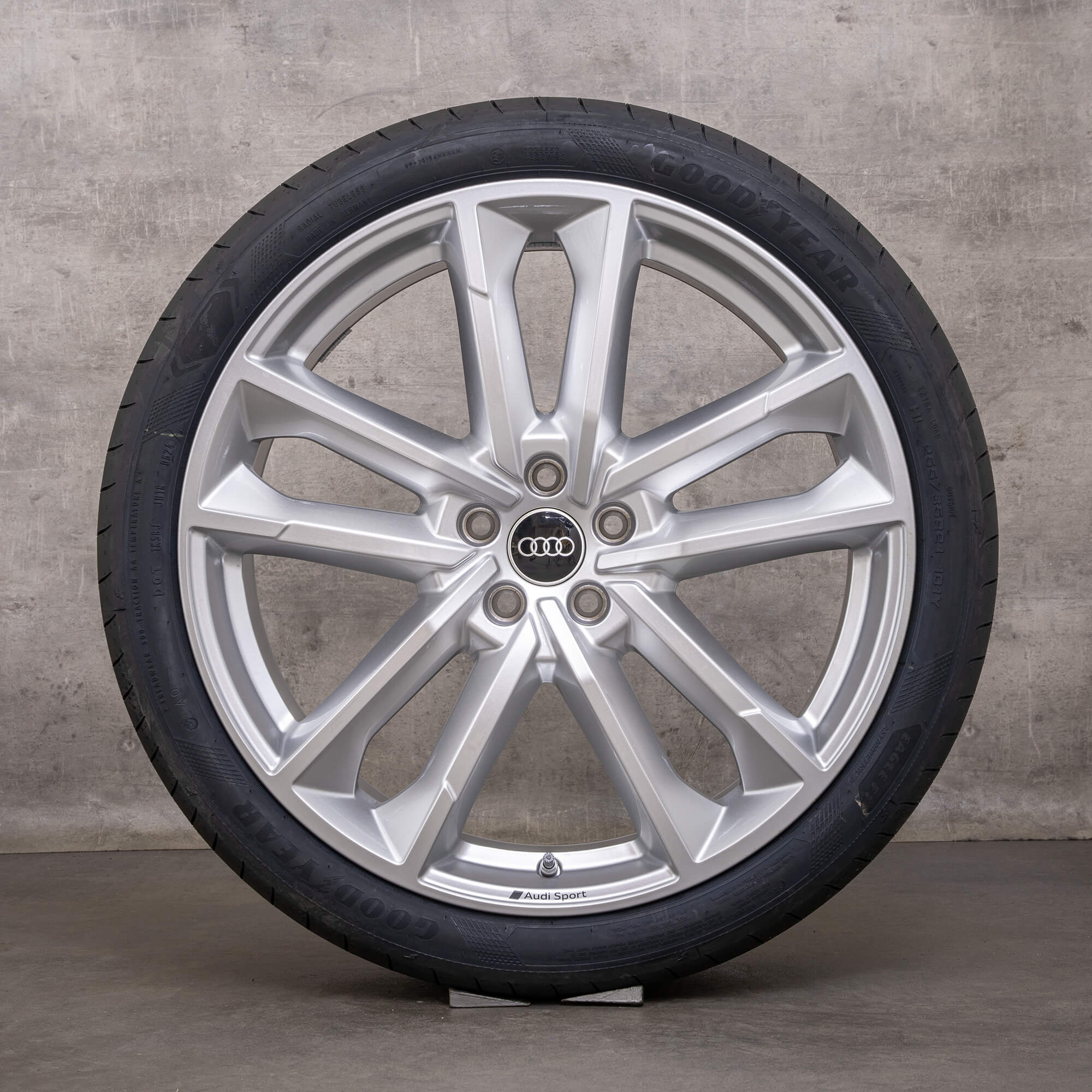 Originele Audi A6 S6 velgen 21 inch 4K C8 F2 zomerwielen DOT 2024 4K0601025CP zilver NIEUW
