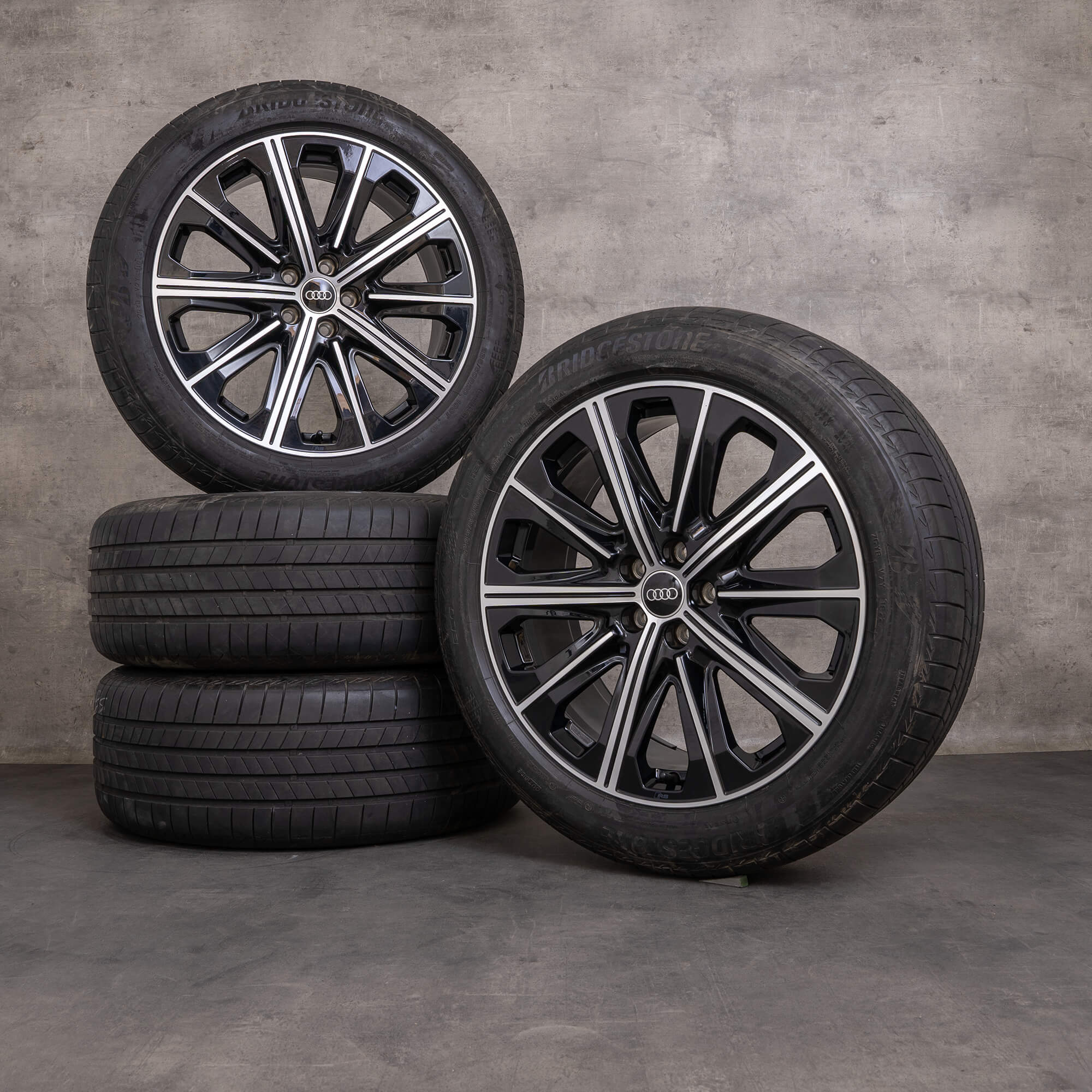 Originální letni disky Audi Q4 e tron 20" F4 89A601025K 89A601025AB černé lesklé soustružené