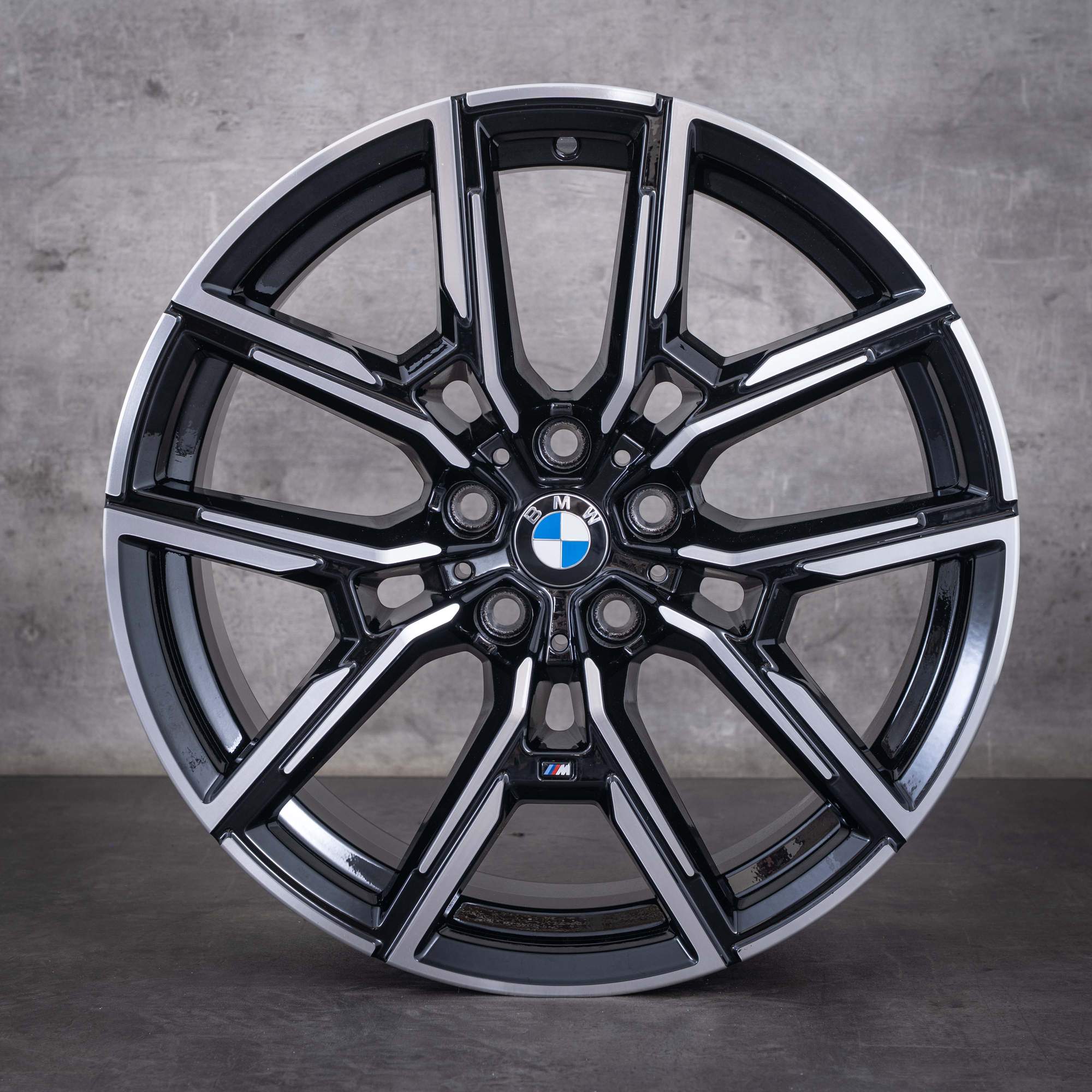 OEM BMW 4 Series i4 19inch G26 Gran Coupe Styling 859 M 8747304 8747305 Black Front Rims Diamond Cut