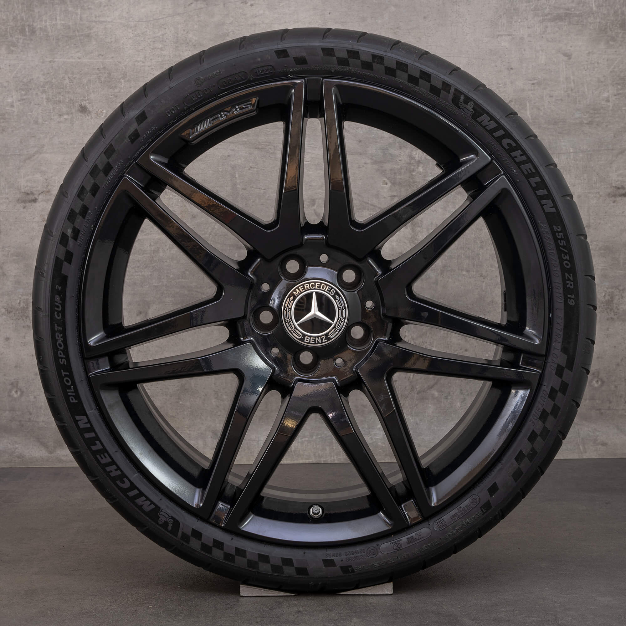 Orijinal Mercedes Benz E-Serisi AMG jantlar 19 inç C207 A207 yaz jantları A2124014702 siyah parlak