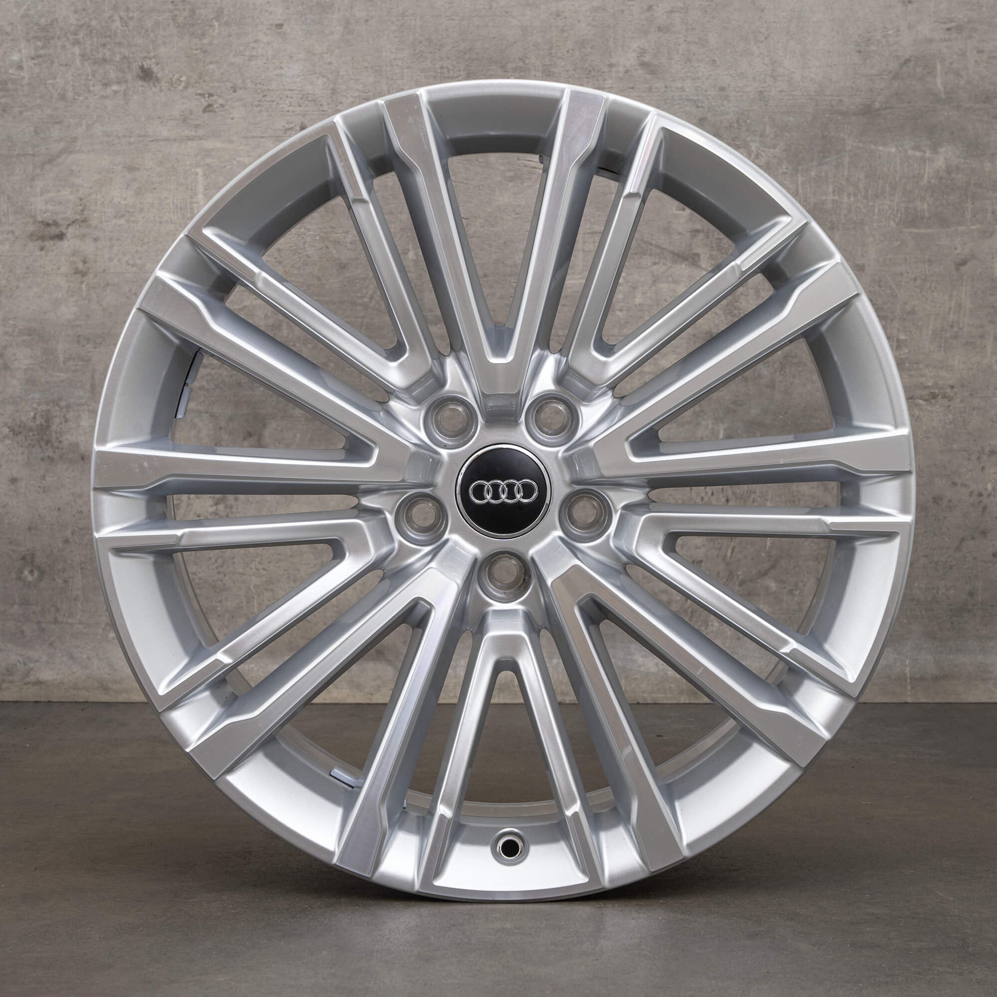 Original Audi A4 S4 Felgen 19 Zoll 8W B9 8W0601025BE silber glanzgedreht