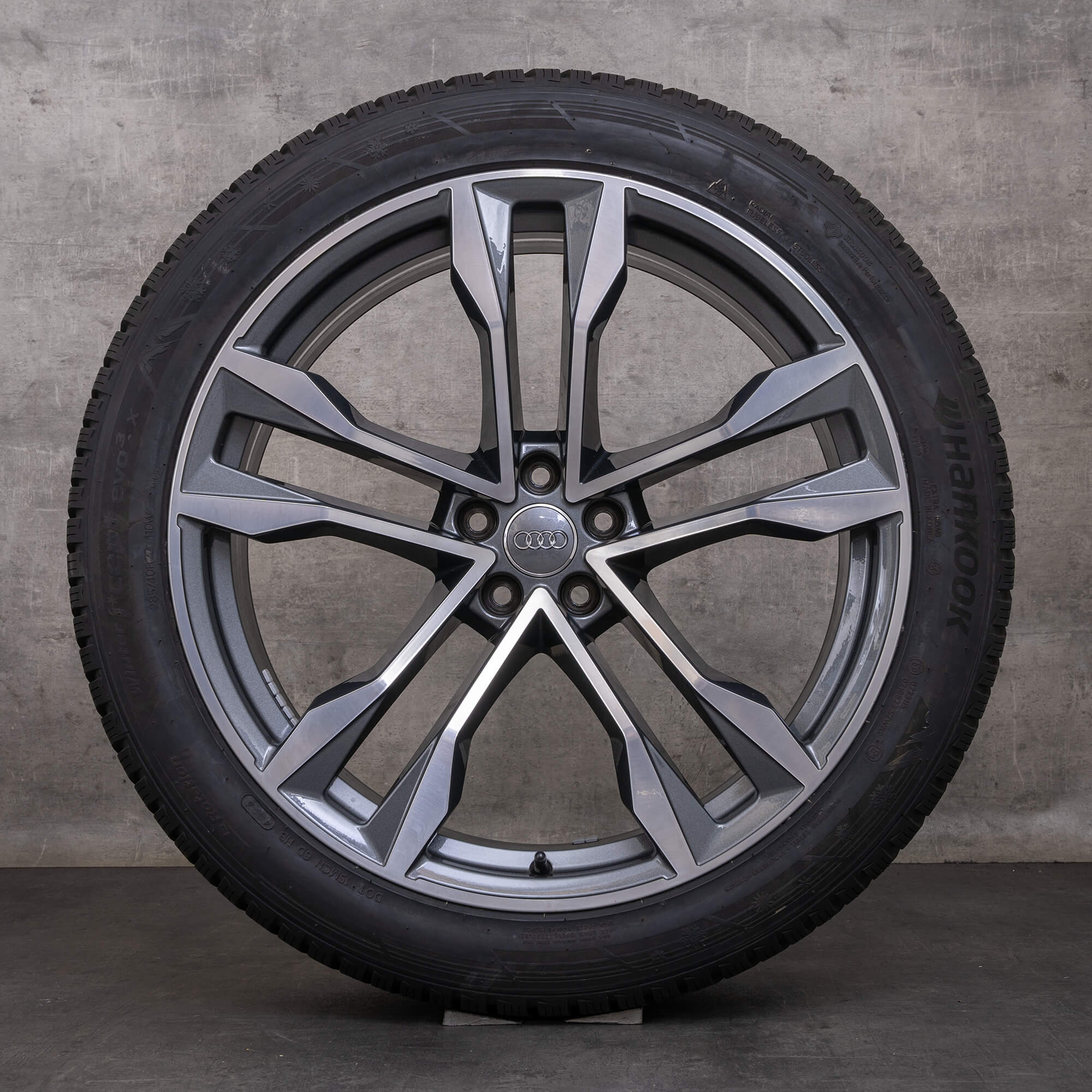 Original Audi Q8 SQ8 Winterräder 22 Zoll 4M8 Felgen 4M8601025J titan glanzgedreht