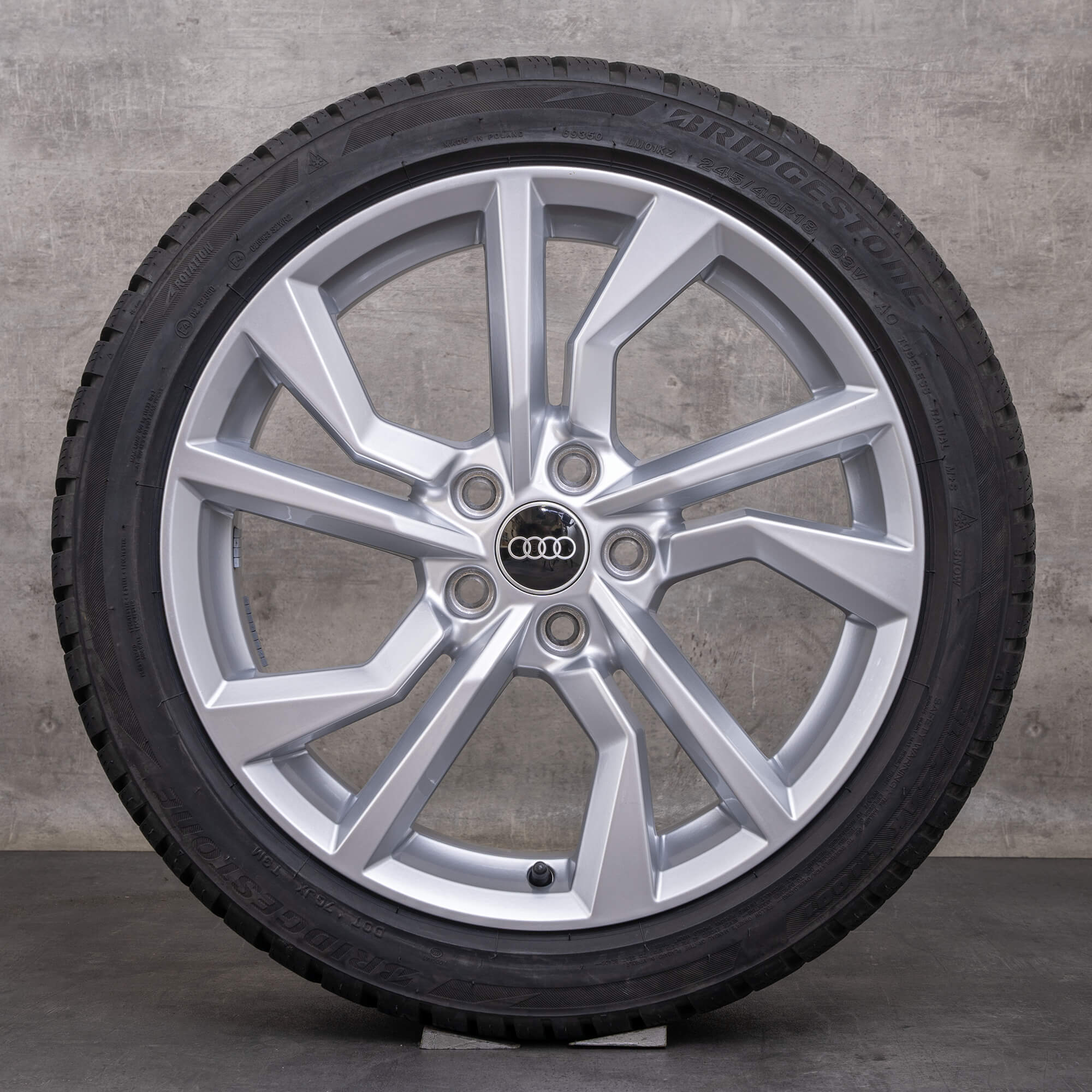 OEM Audi TT TTS winter wheels 18 inch 8S FV rims 8S0601025AN silver