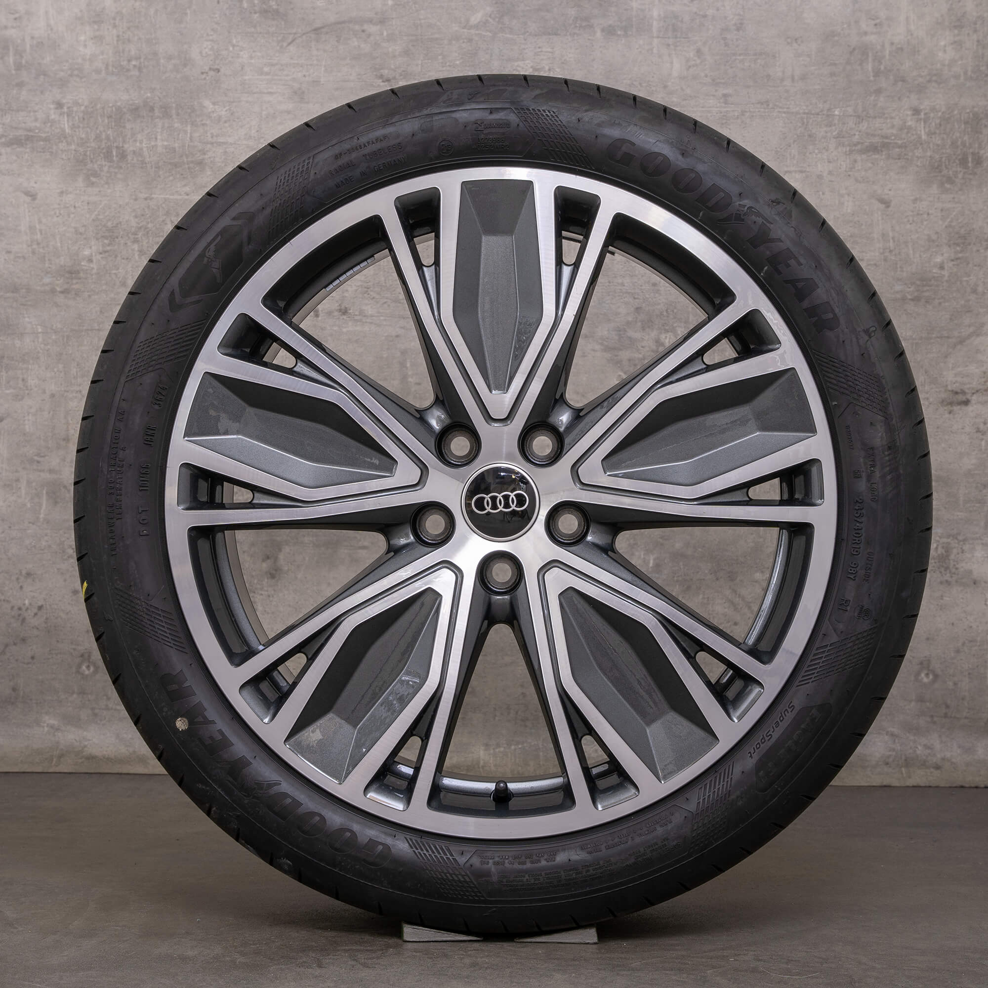 Original Audi A5 S5 Felgen 19 Zoll B10 8B3601025AT Sommerräder anthrazit glanzgedreht