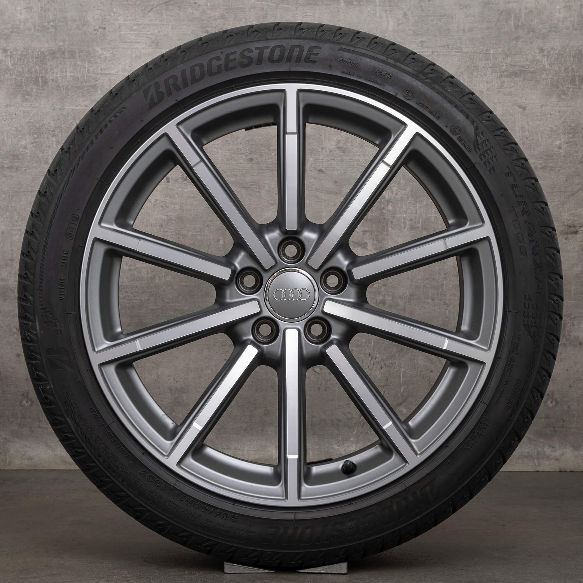 Audi Q3 RSQ3 8U summer wheels 19 inch rims tires 8U0601025M