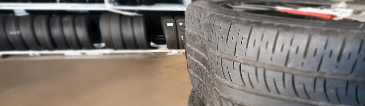 Reifen verliert Luft! Beispielbild für einen Platten Reifen verliert Luft! Beispielbild für einen Platten