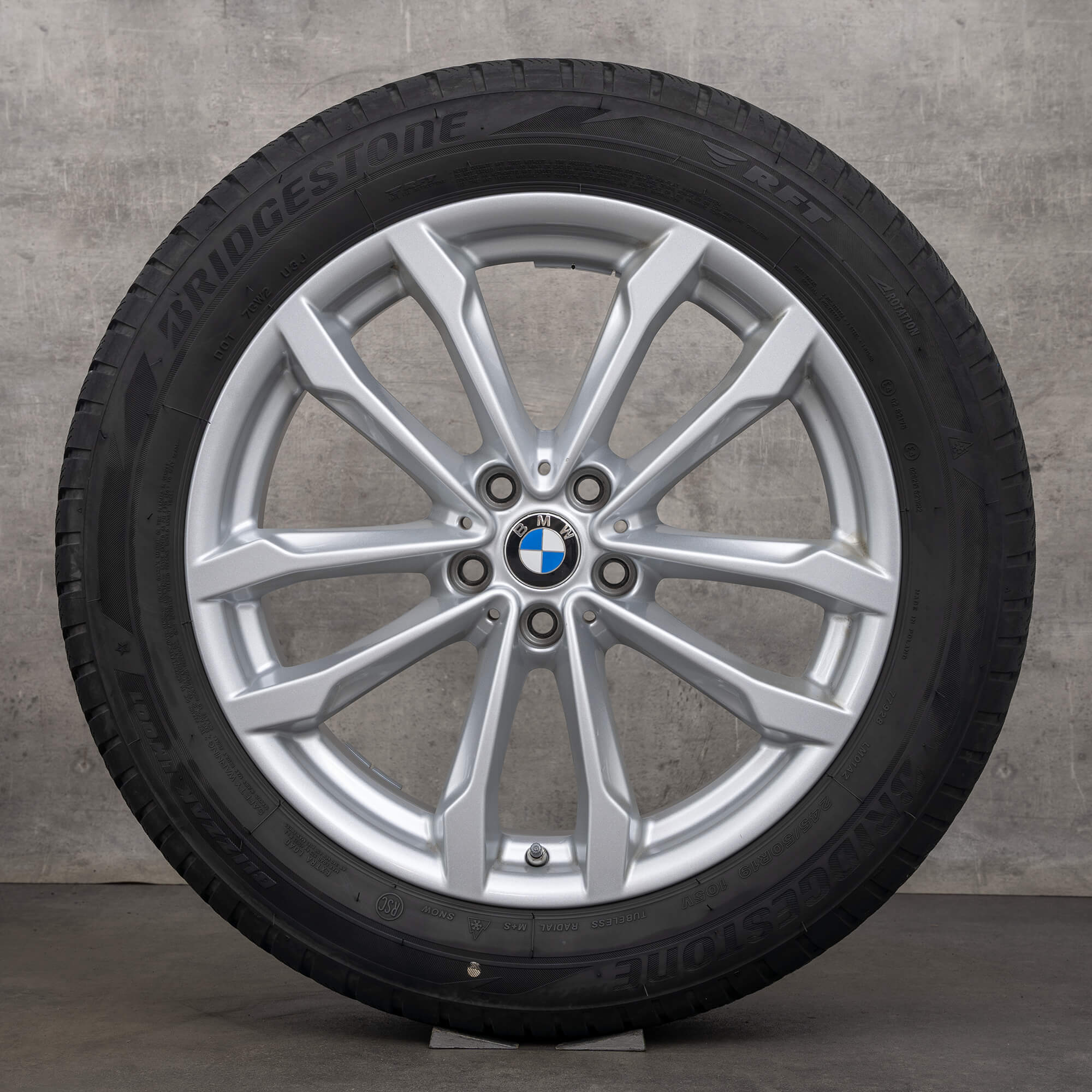 ピクシー Amazon.com: Pirelli P Zero 255/40R19 96Y Passenger Tire