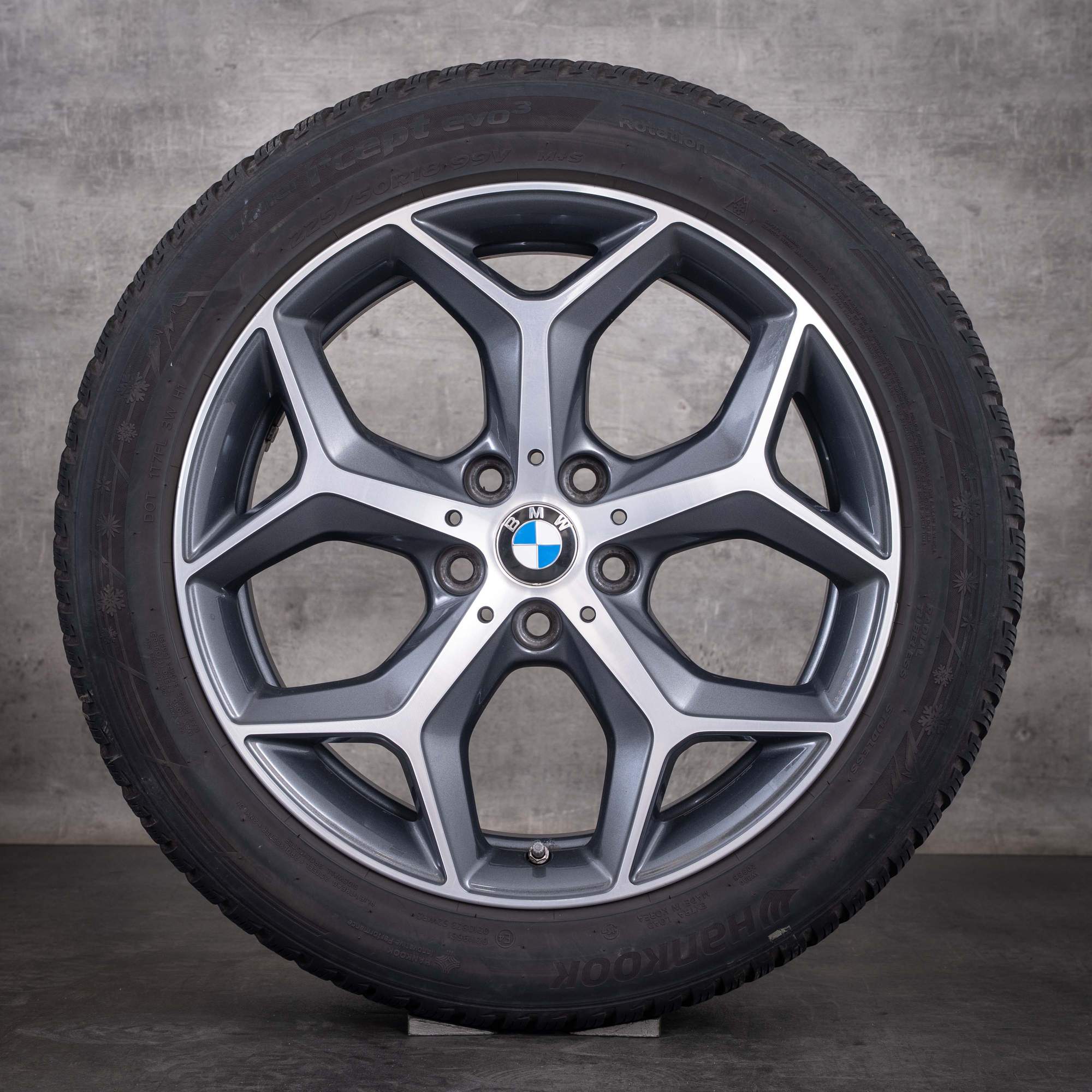 Alkuperäiset BMW X1 X2 -talvirenkaat 18 tuumaa F48 F39 -vanteet Styling 569 6856070 orbit grey diamond cut